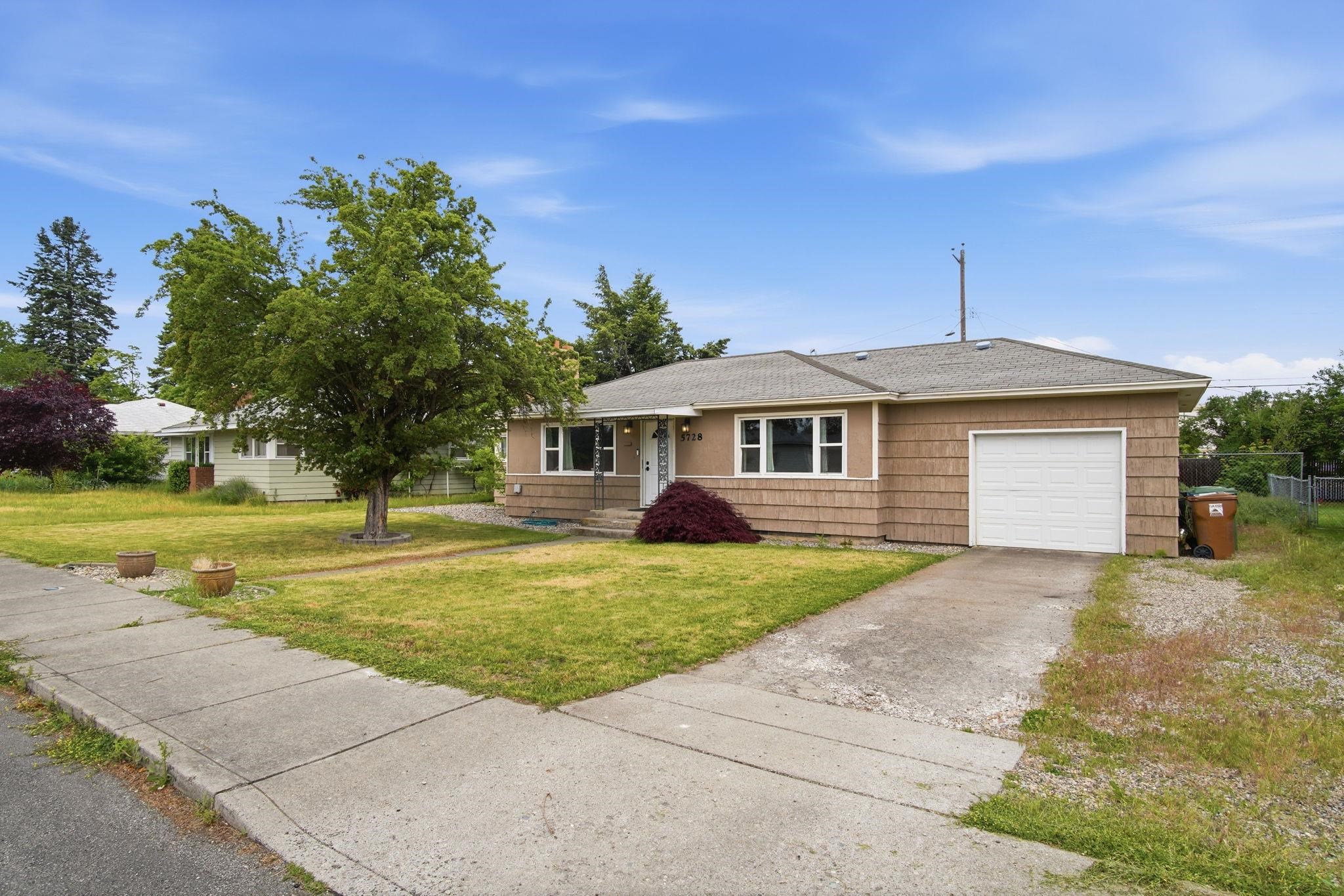 5728 N Atlantic St - Photo 2