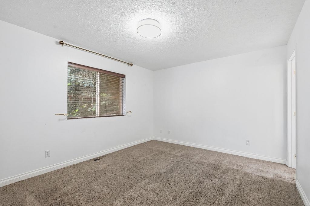 410 E Pine Needle Ave - Photo 14