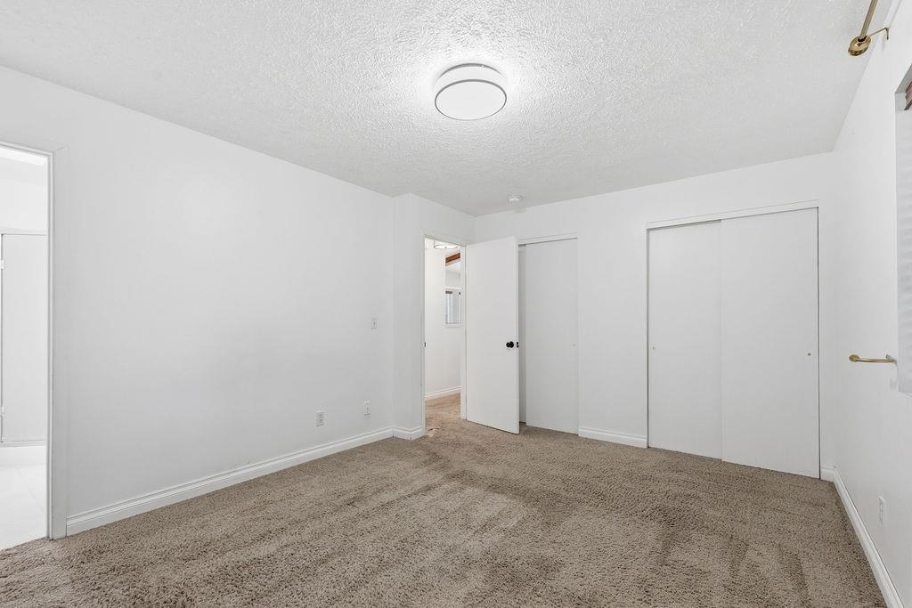 410 E Pine Needle Ave - Photo 15