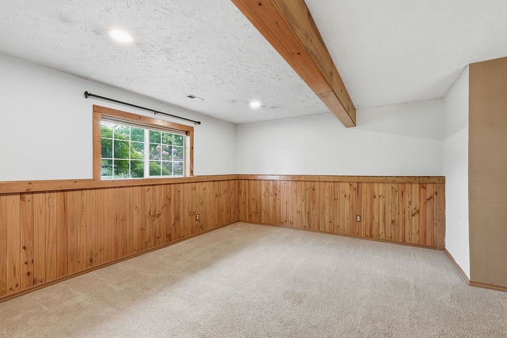 410 E Pine Needle Ave - Photo 18