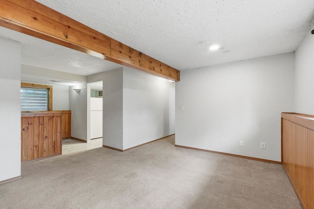 410 E Pine Needle Ave - Photo 21