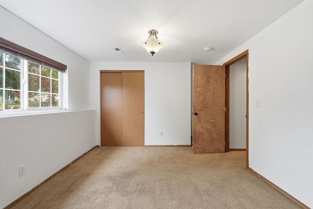 410 E Pine Needle Ave - Photo 28