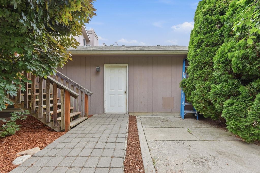 410 E Pine Needle Ave - Photo 35