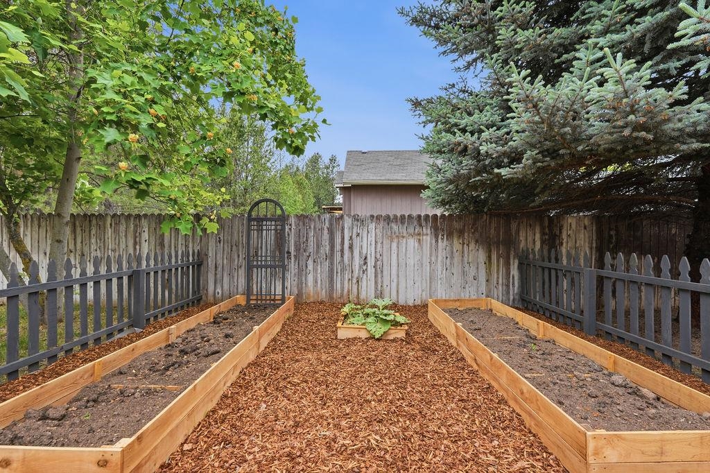 410 E Pine Needle Ave - Photo 37