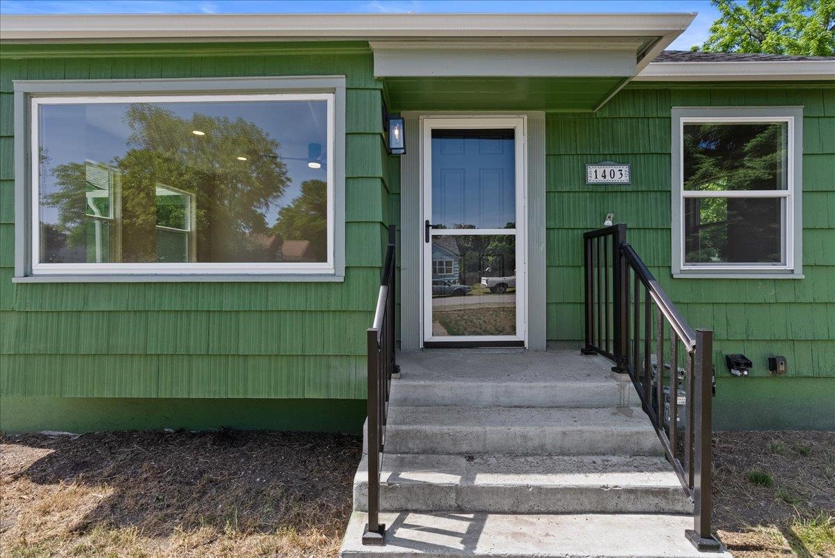 1403 N Farr Rd - Photo 4