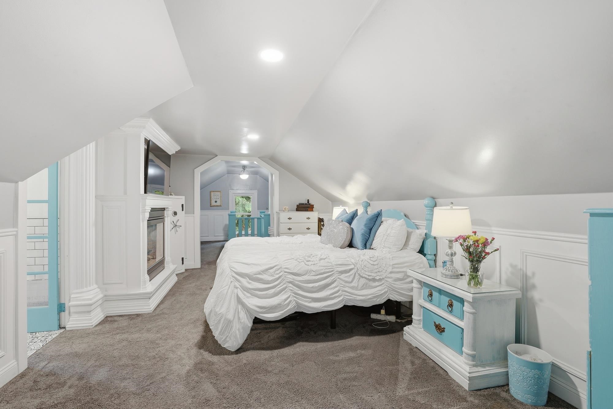 2630 E 18TH Ave - Photo 23