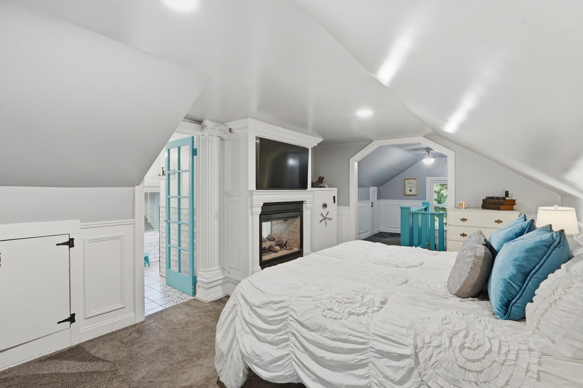 2630 E 18TH Ave - Photo 33