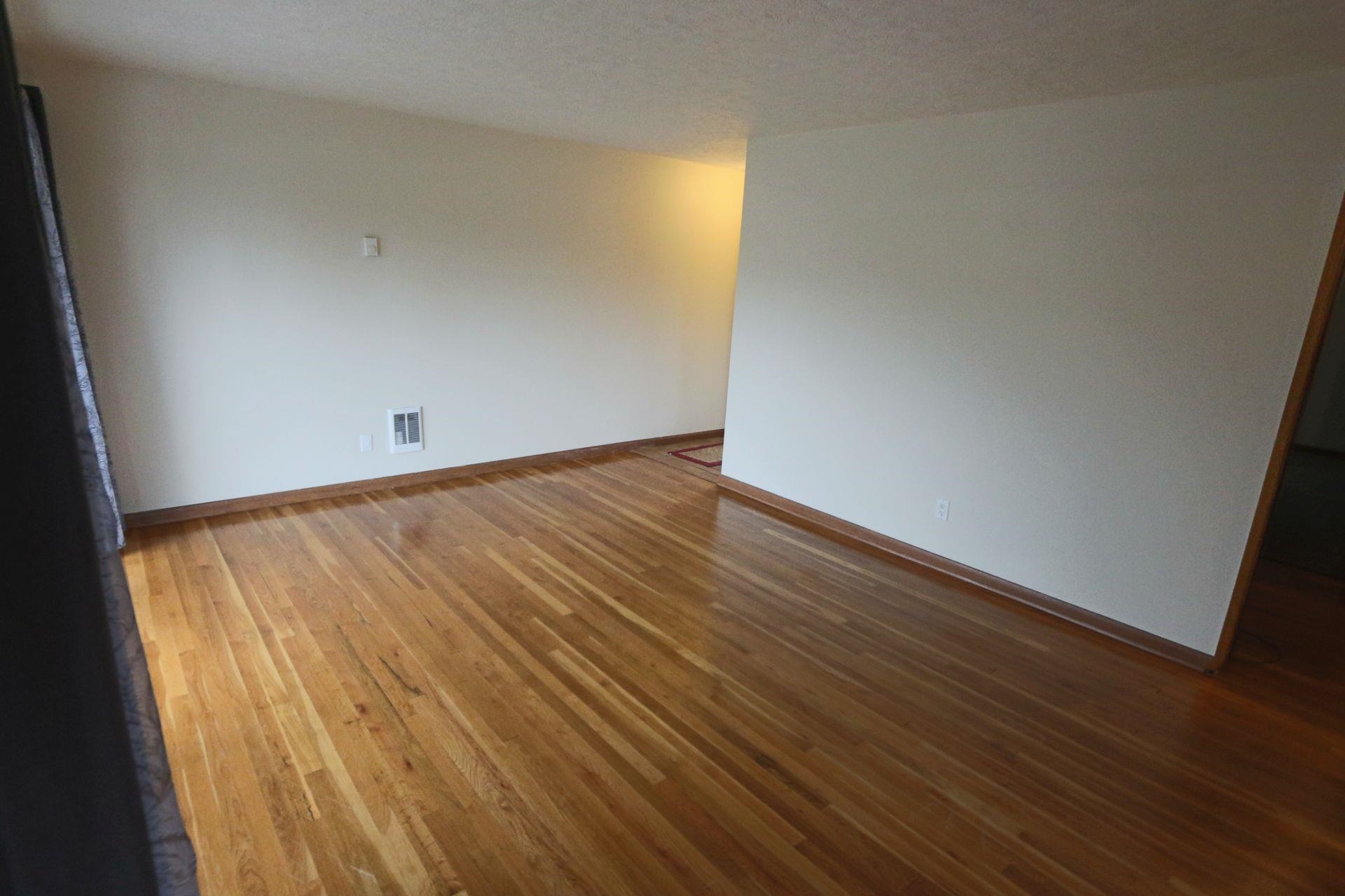 1604 W 8th Ave - Photo 4