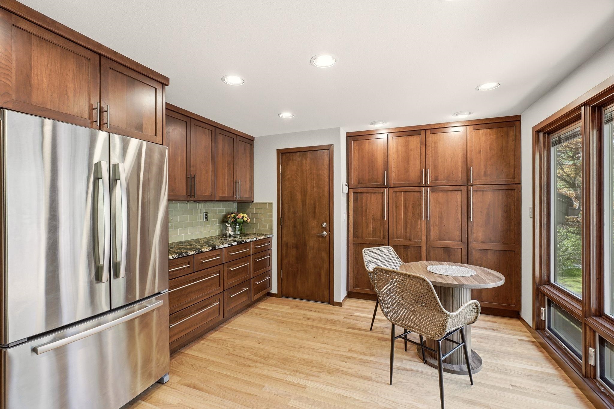 3760 W Rosamond Ave - Photo 10