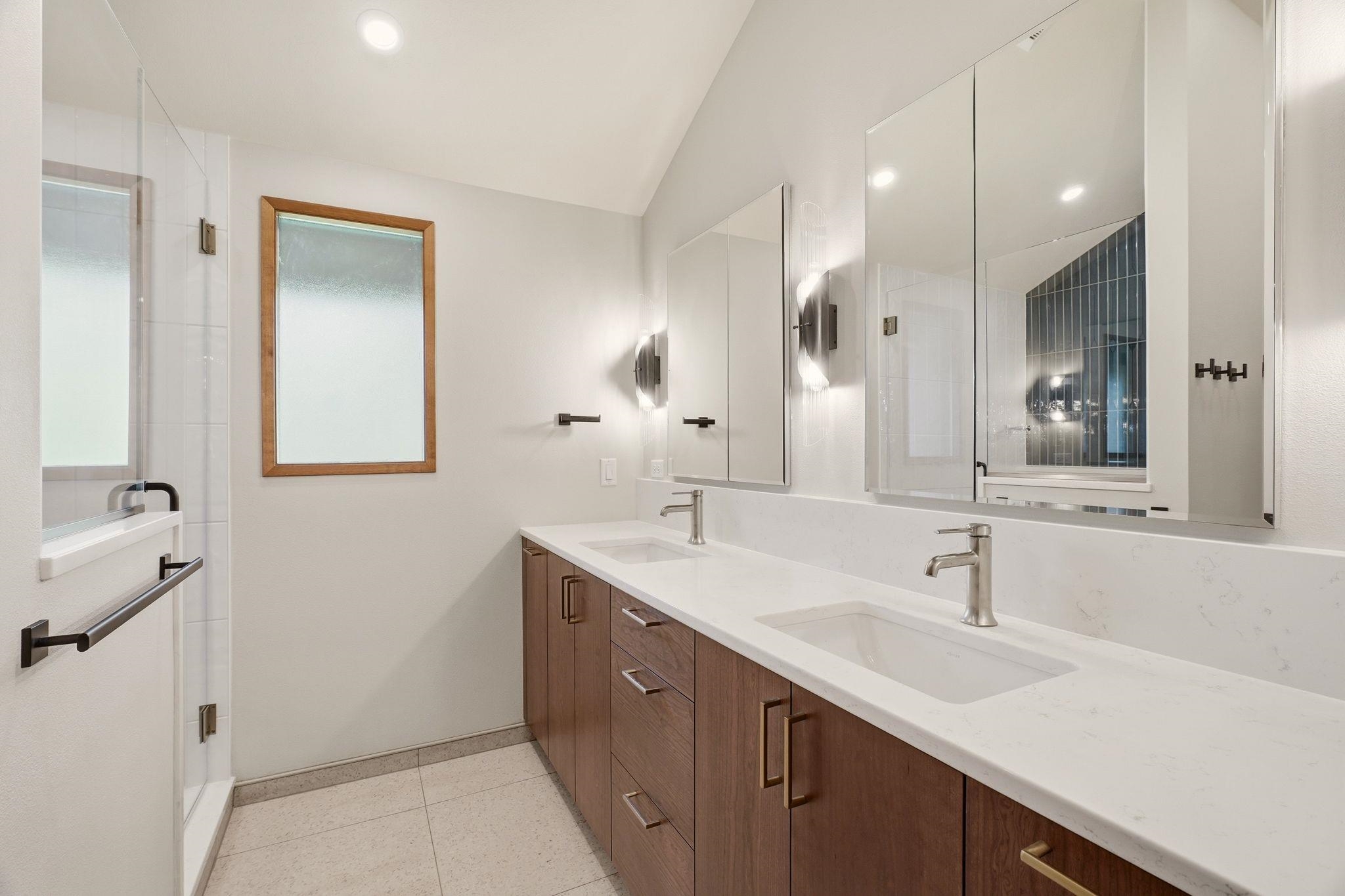 3760 W Rosamond Ave - Photo 16