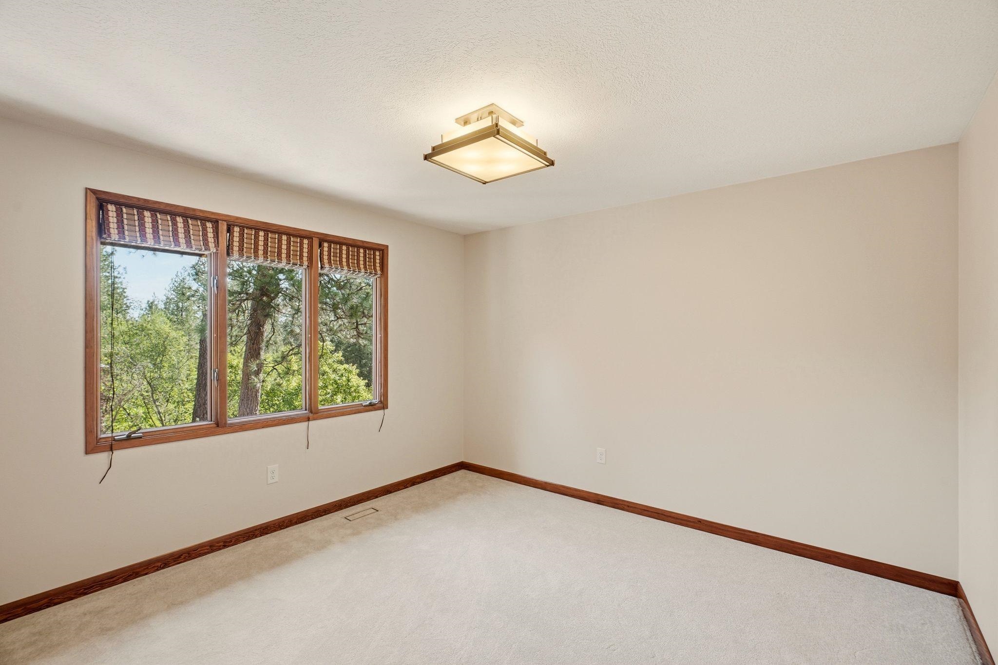 3760 W Rosamond Ave - Photo 20