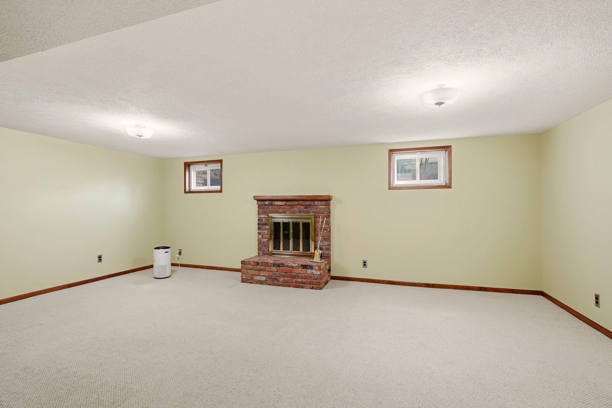 3760 W Rosamond Ave - Photo 27