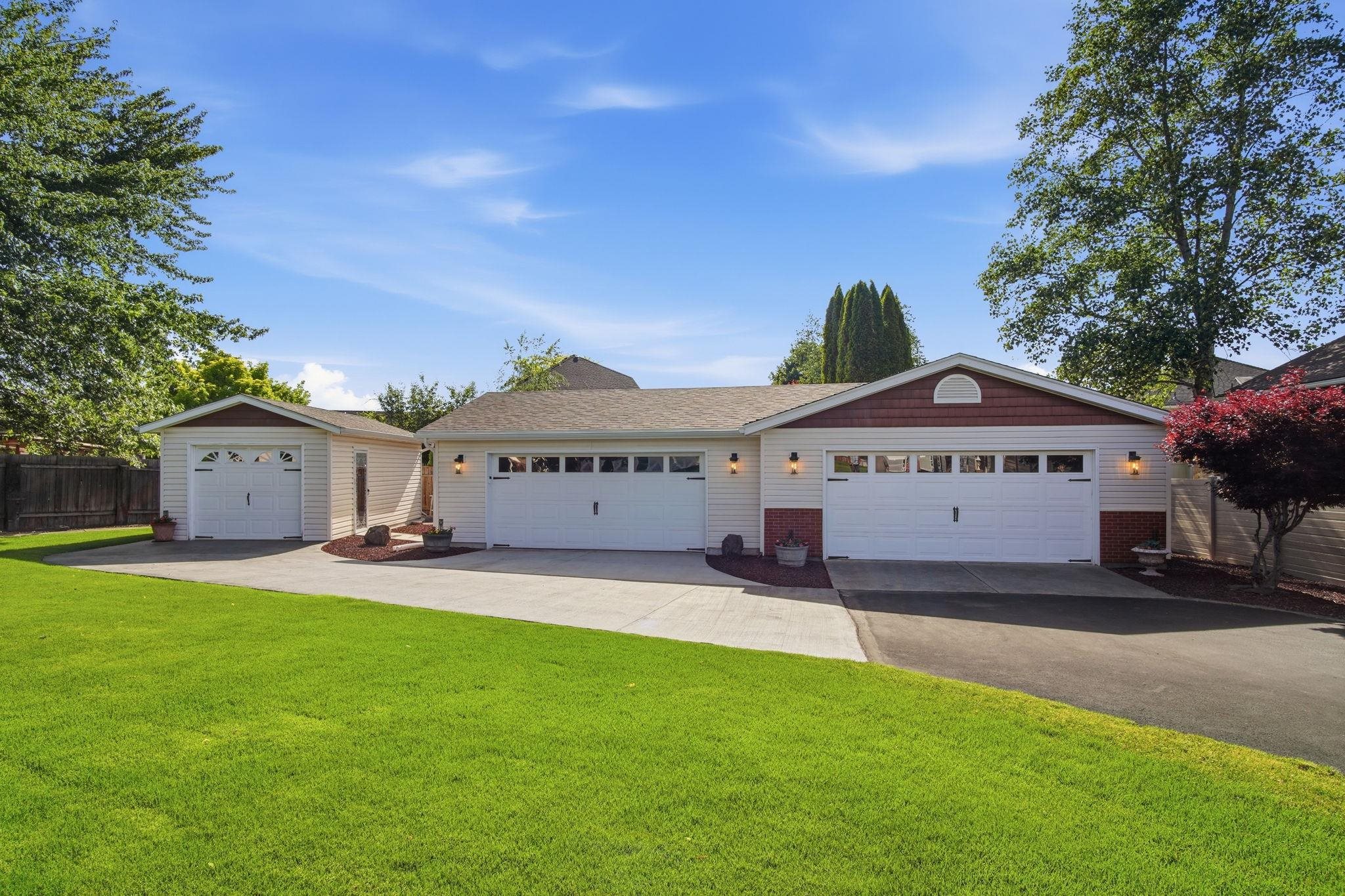 2126 S Sonora St - Photo 3