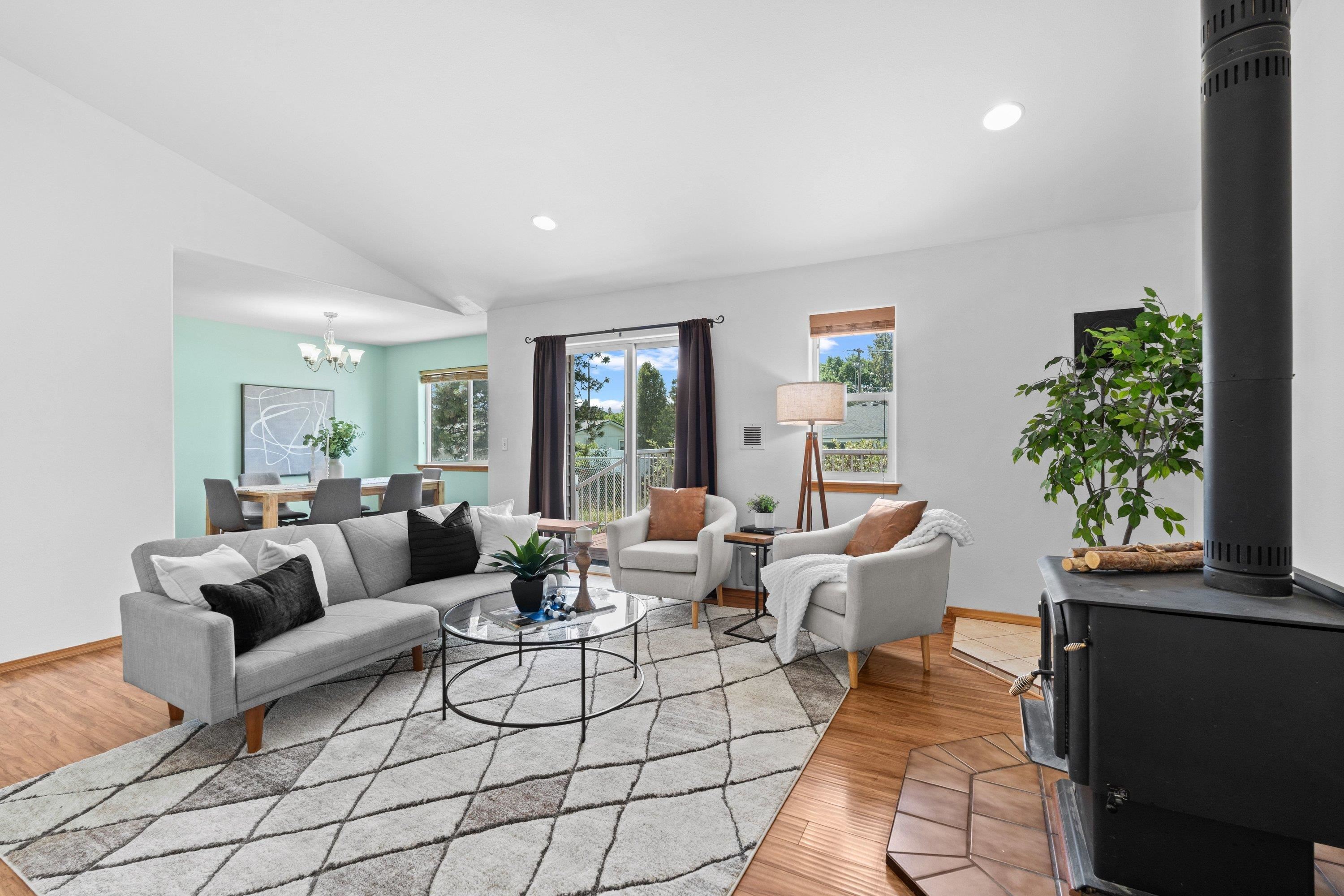 701 N Lefevre St - Photo 3