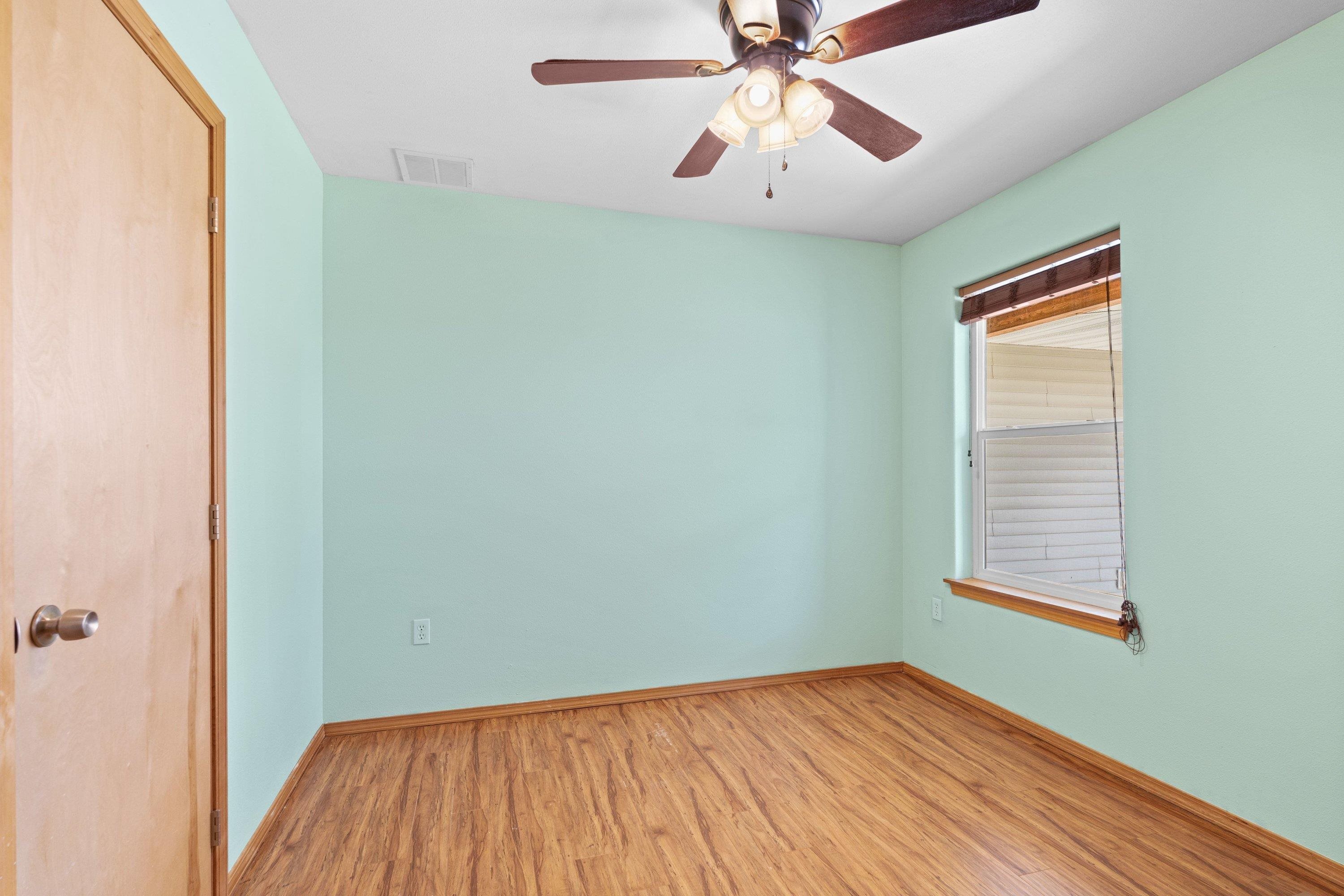 701 N Lefevre St - Photo 16