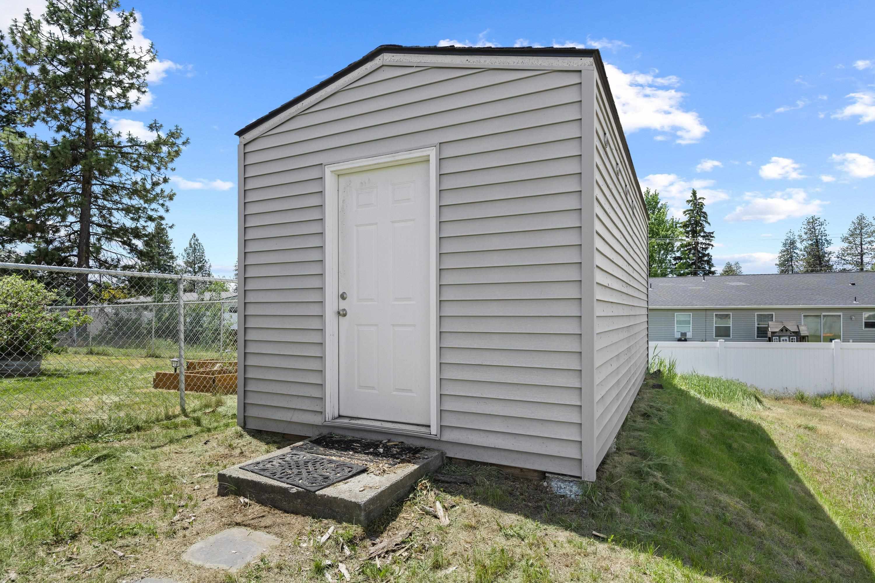 701 N Lefevre St - Photo 24