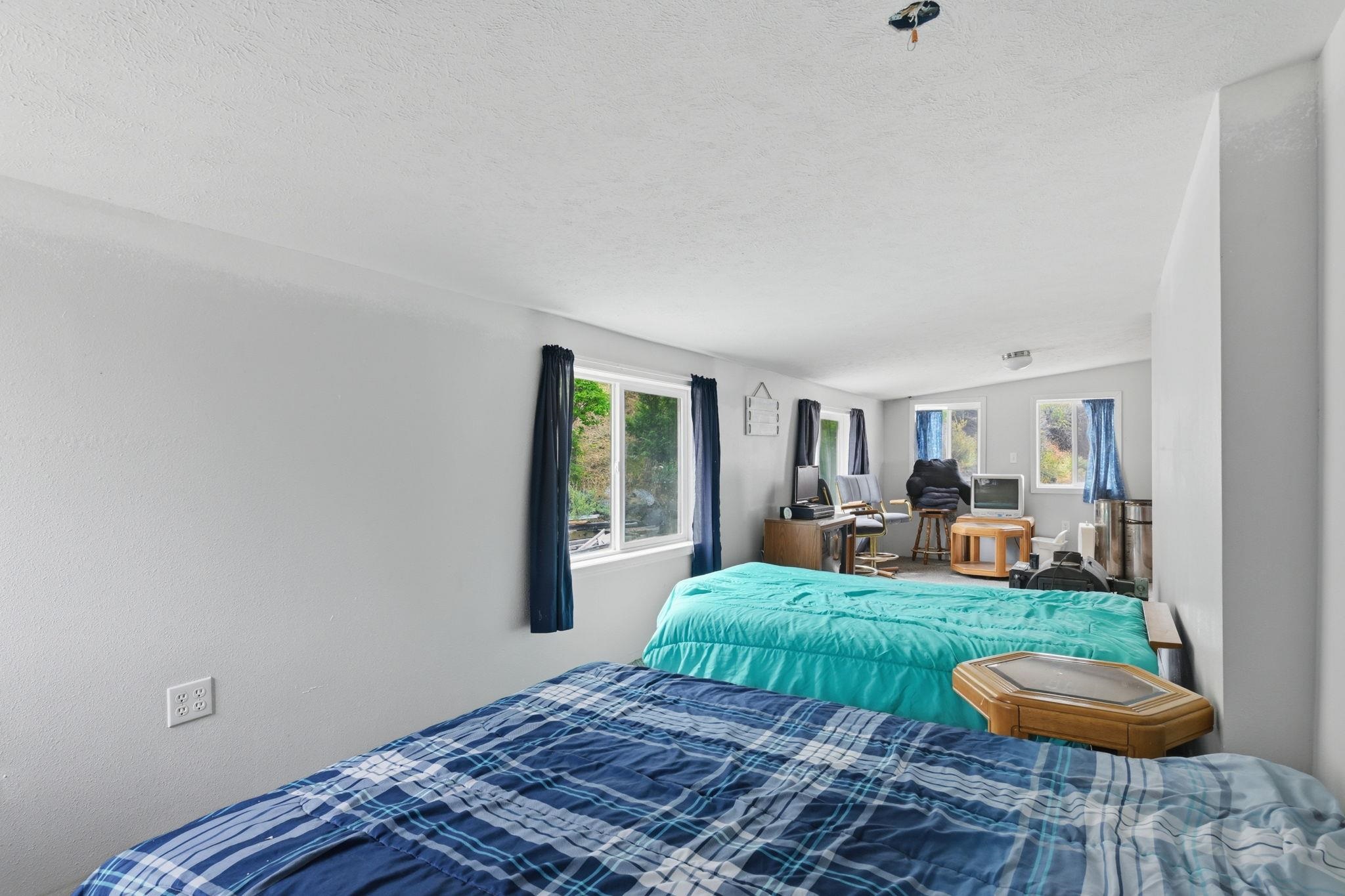 31884 E Phillips Ln - Photo 13