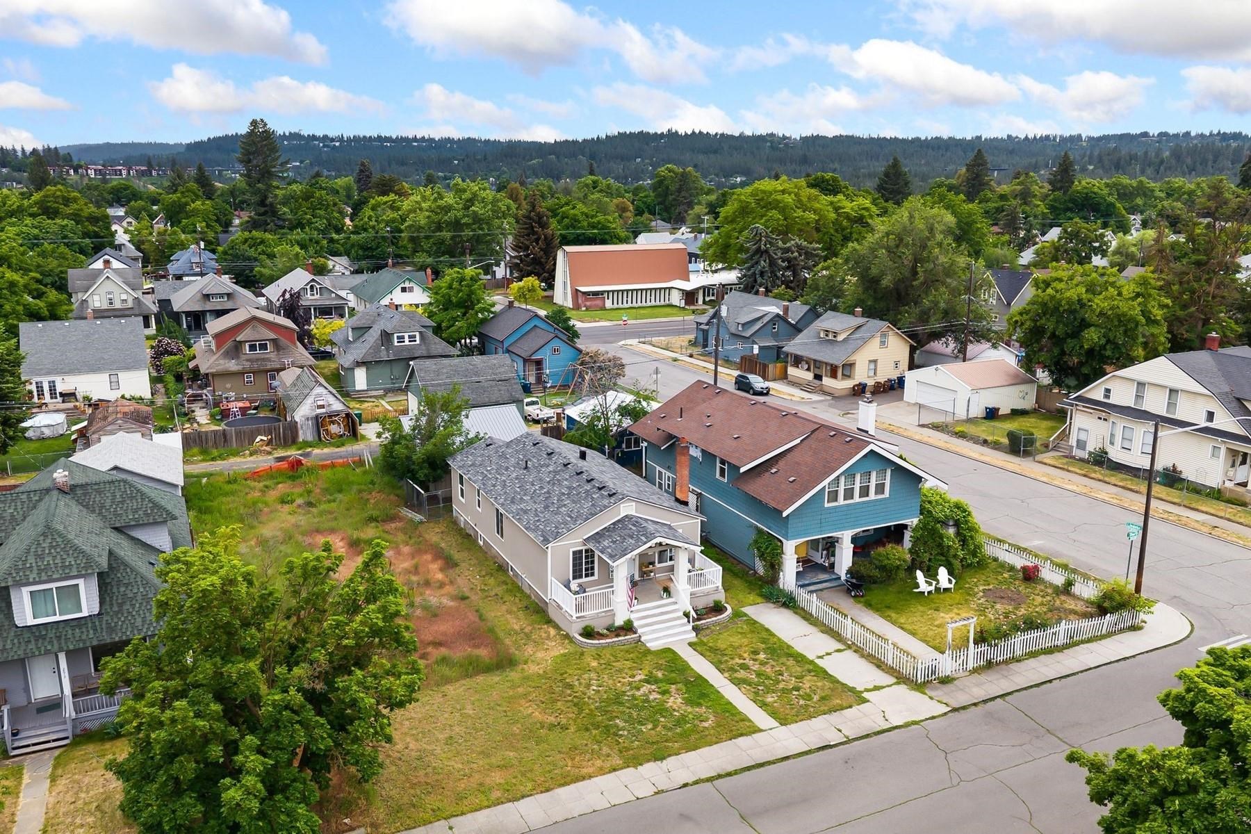 2621 W Sharp Ave - Photo 3