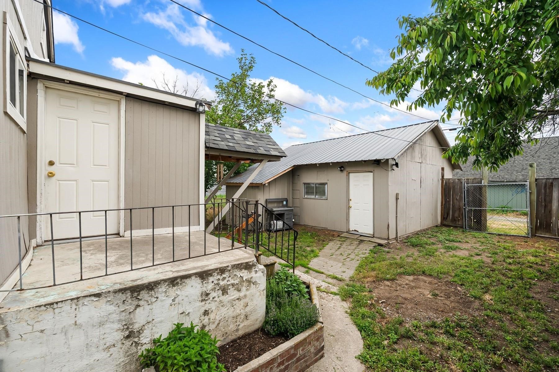 2621 W Sharp Ave - Photo 28