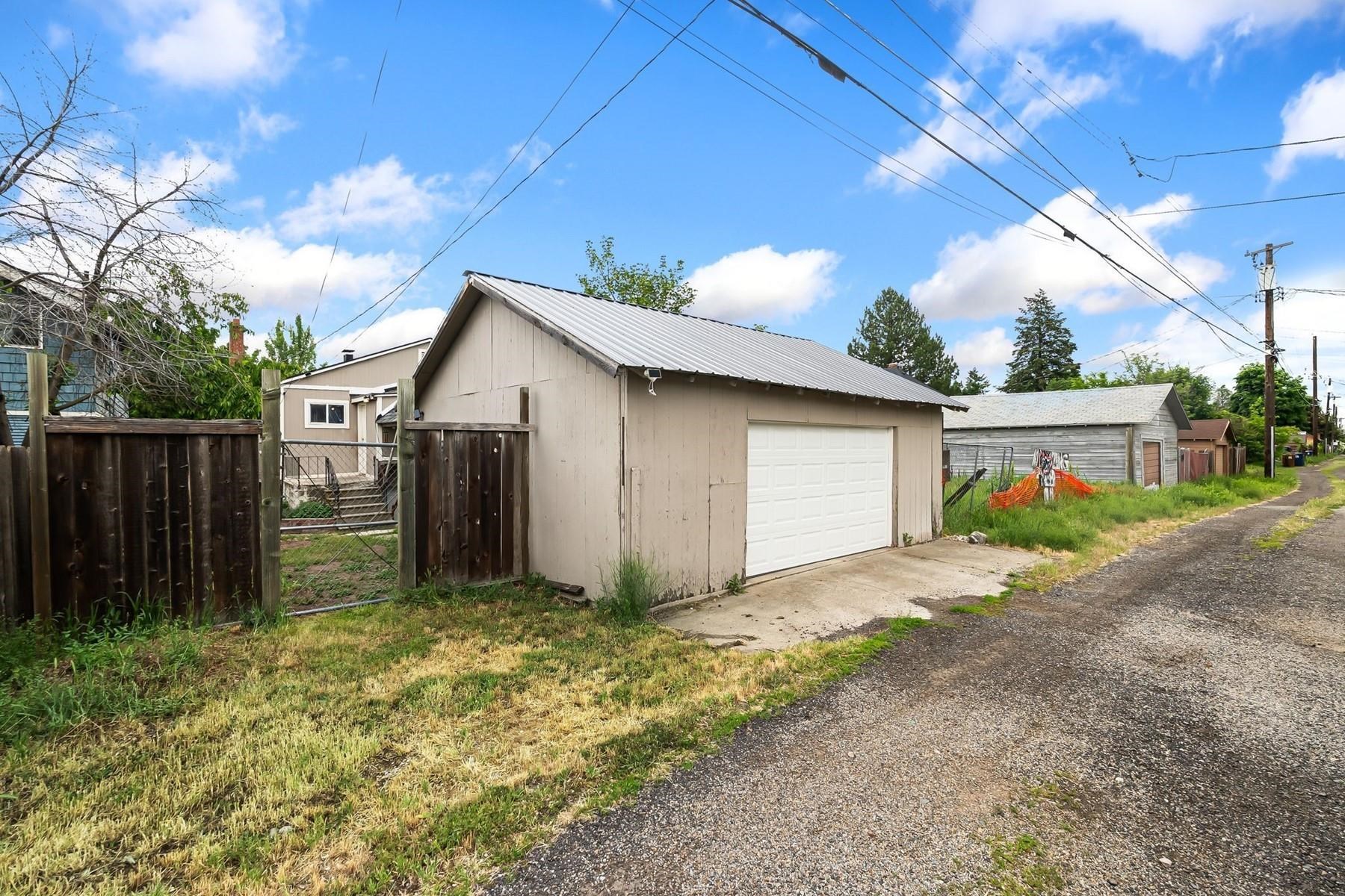 2621 W Sharp Ave - Photo 29