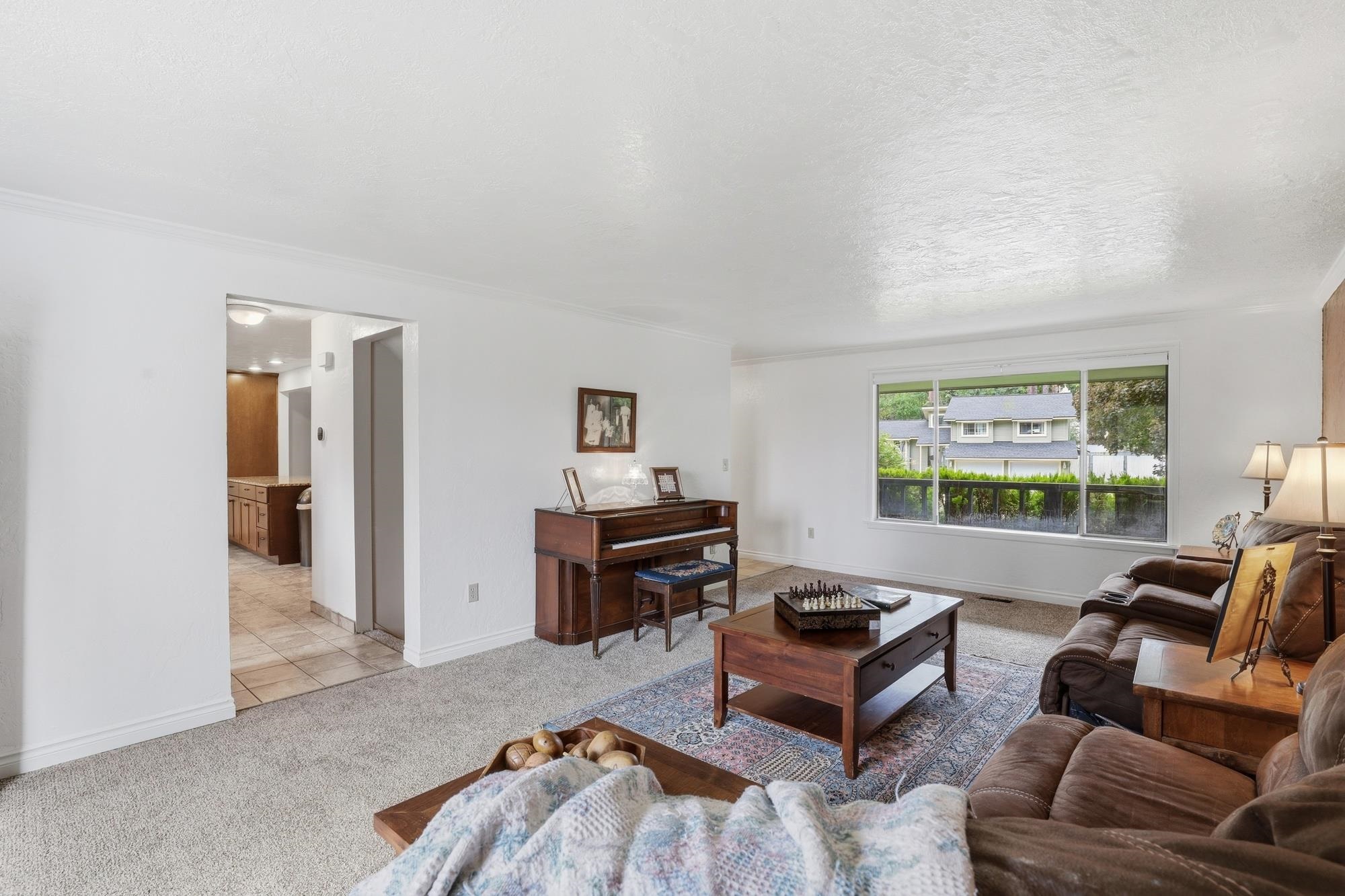 407 E Carriage Ct - Photo 3