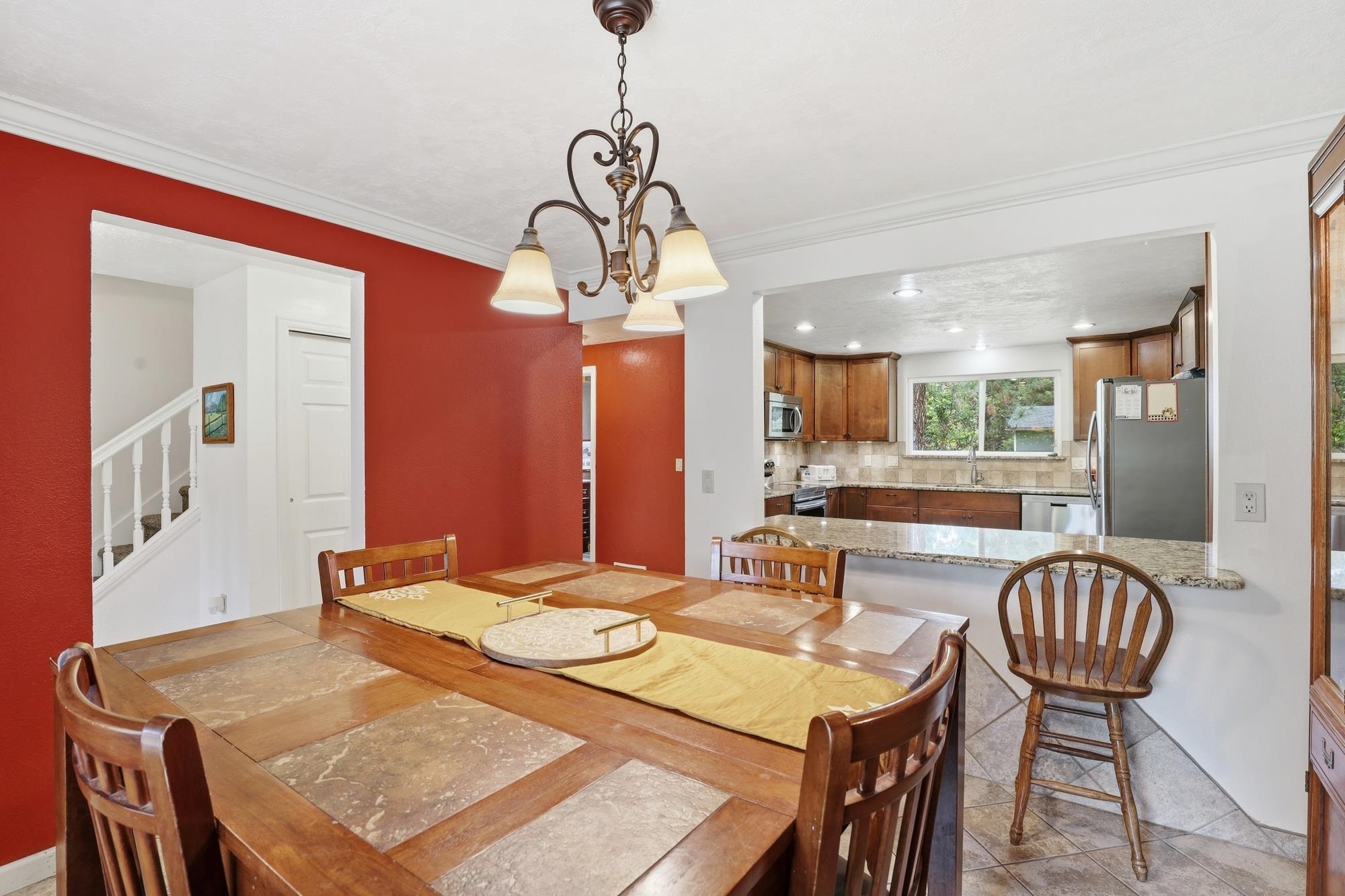 407 E Carriage Ct - Photo 6