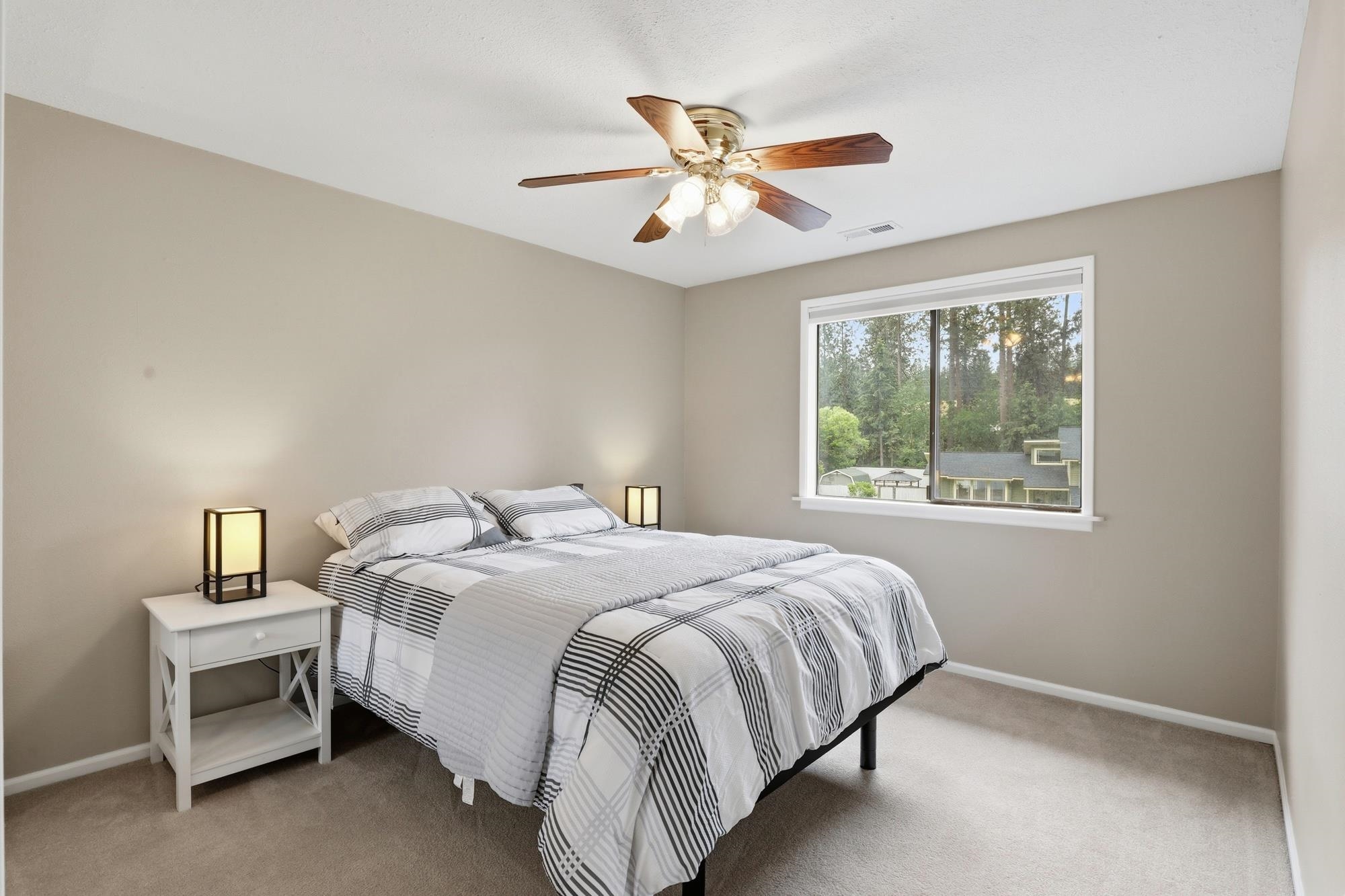 407 E Carriage Ct - Photo 5