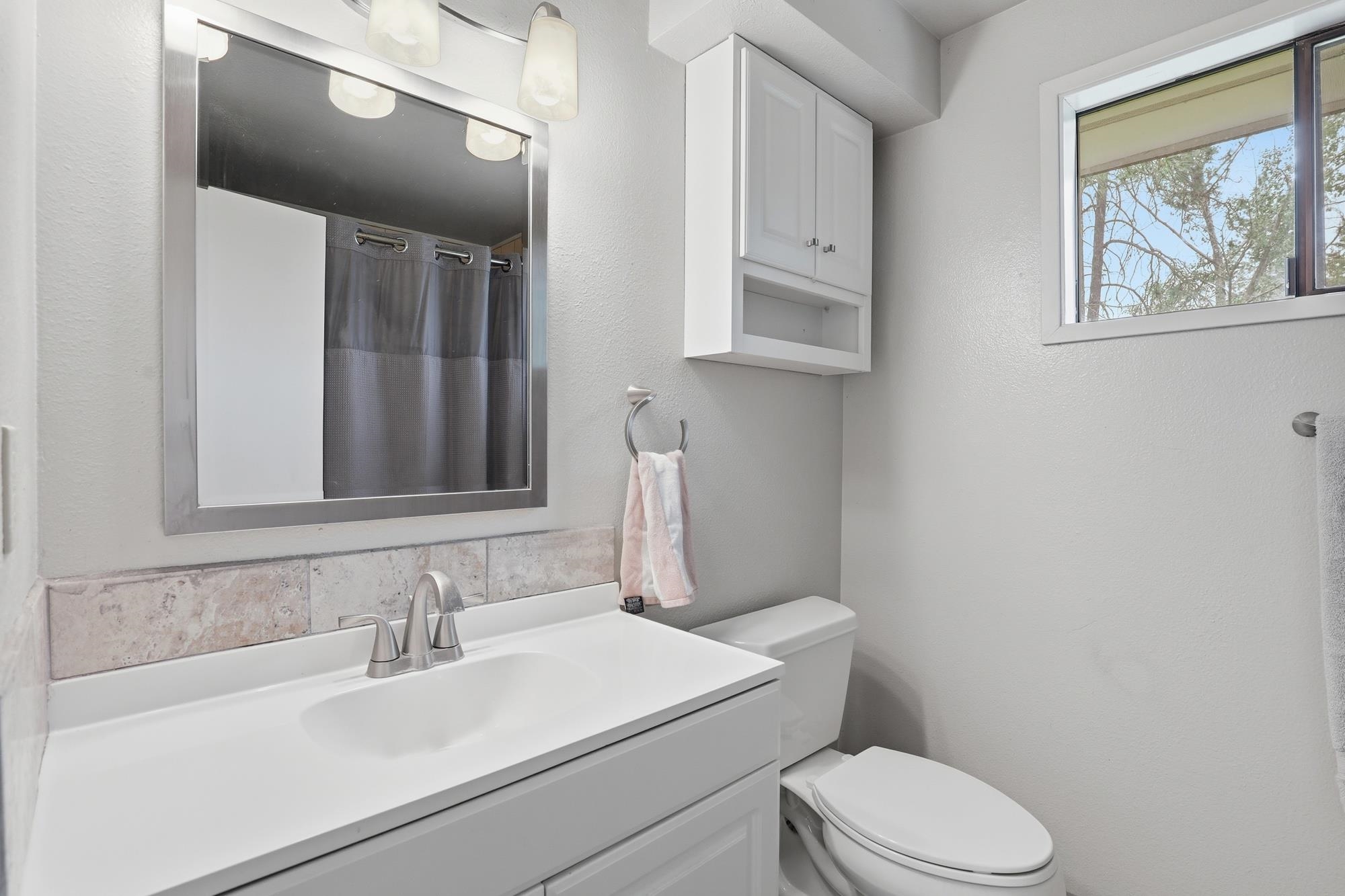 407 E Carriage Ct - Photo 4