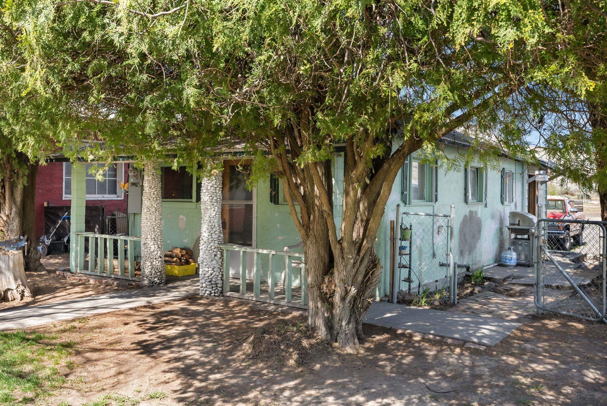 110 E Weston St - Photo 2