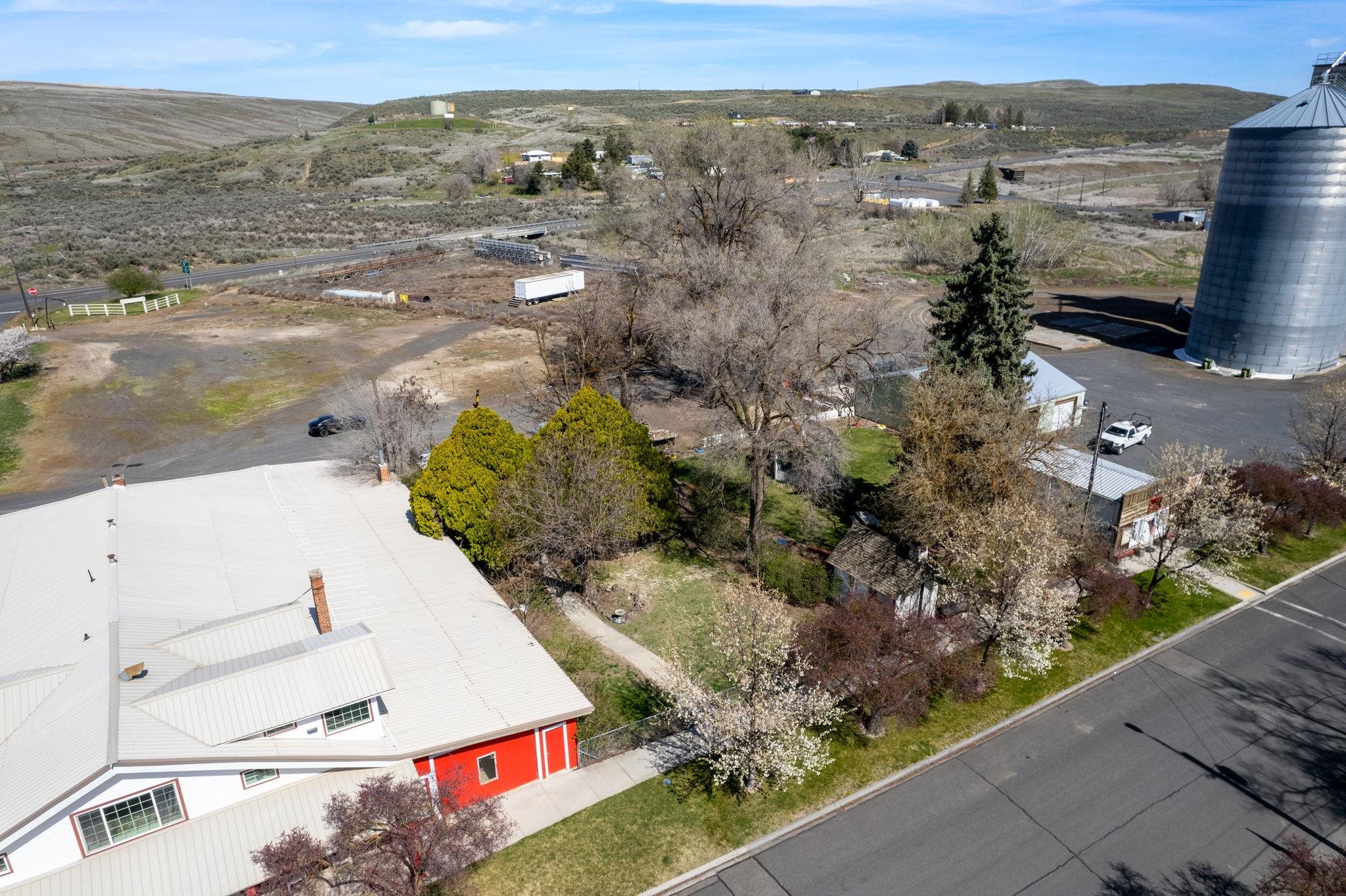 110 E Weston St - Photo 37