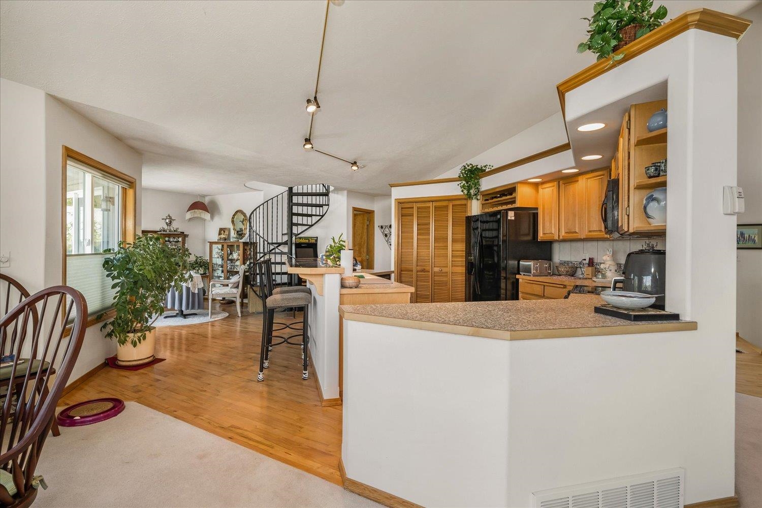1607 E Wildflower Ln - Photo 10