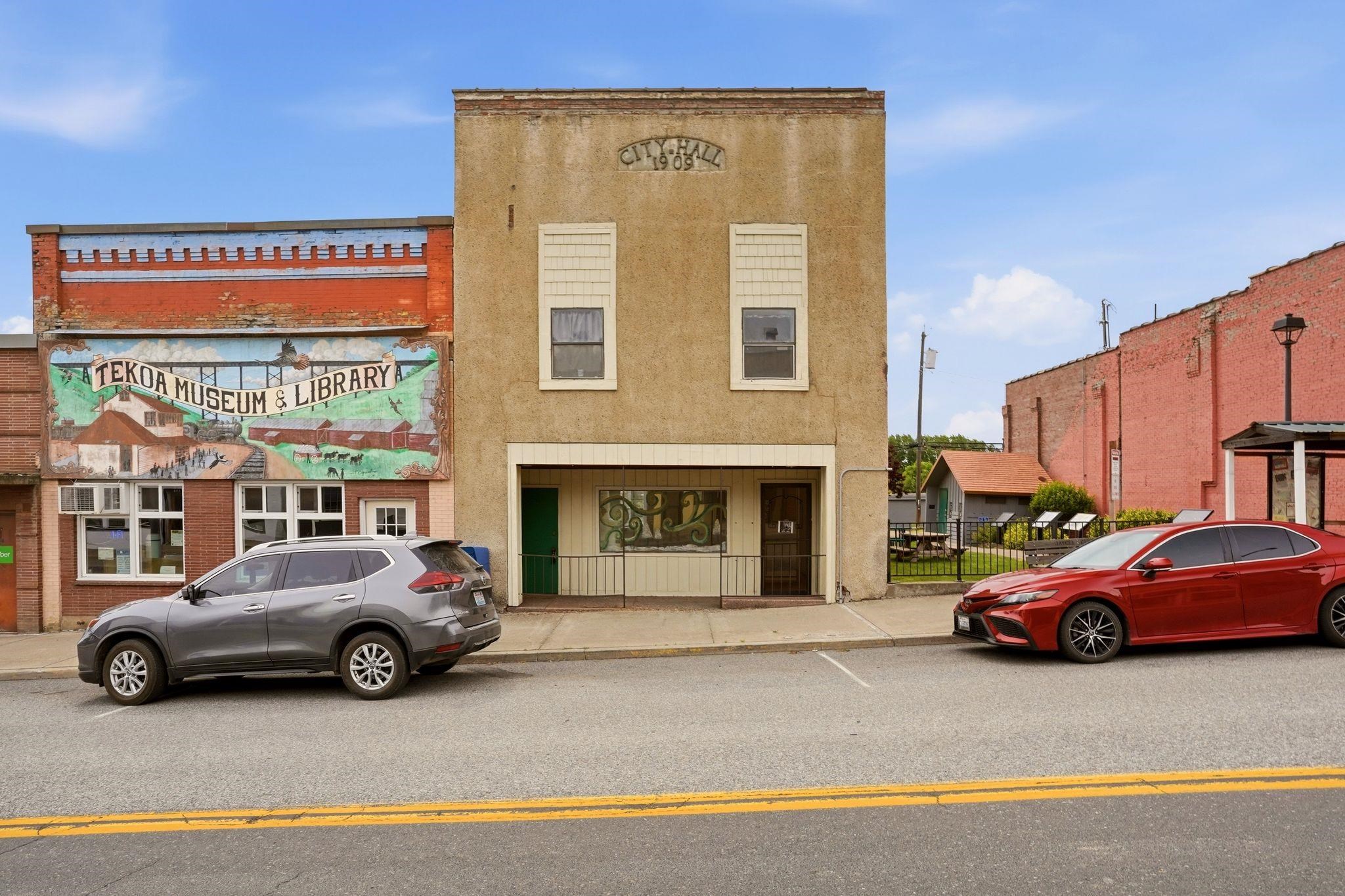 129 S Crosby St - Photo 1