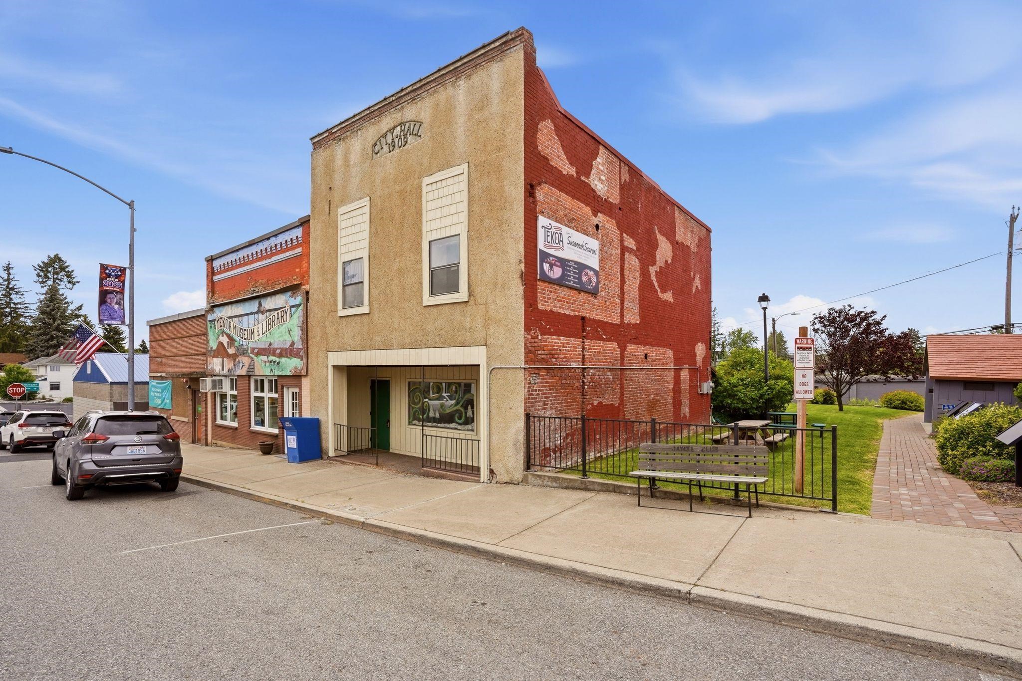 129 S Crosby St - Photo 2