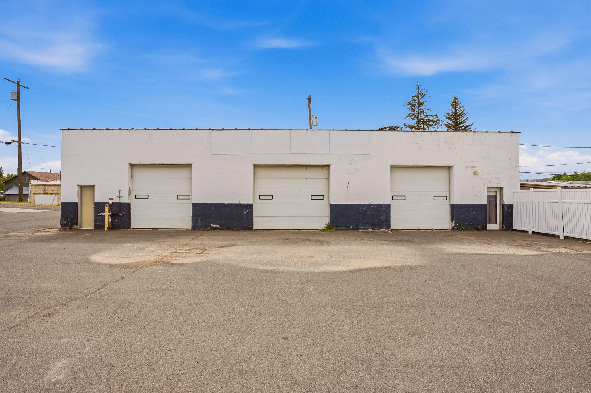 223 N Crosby St - Photo 2