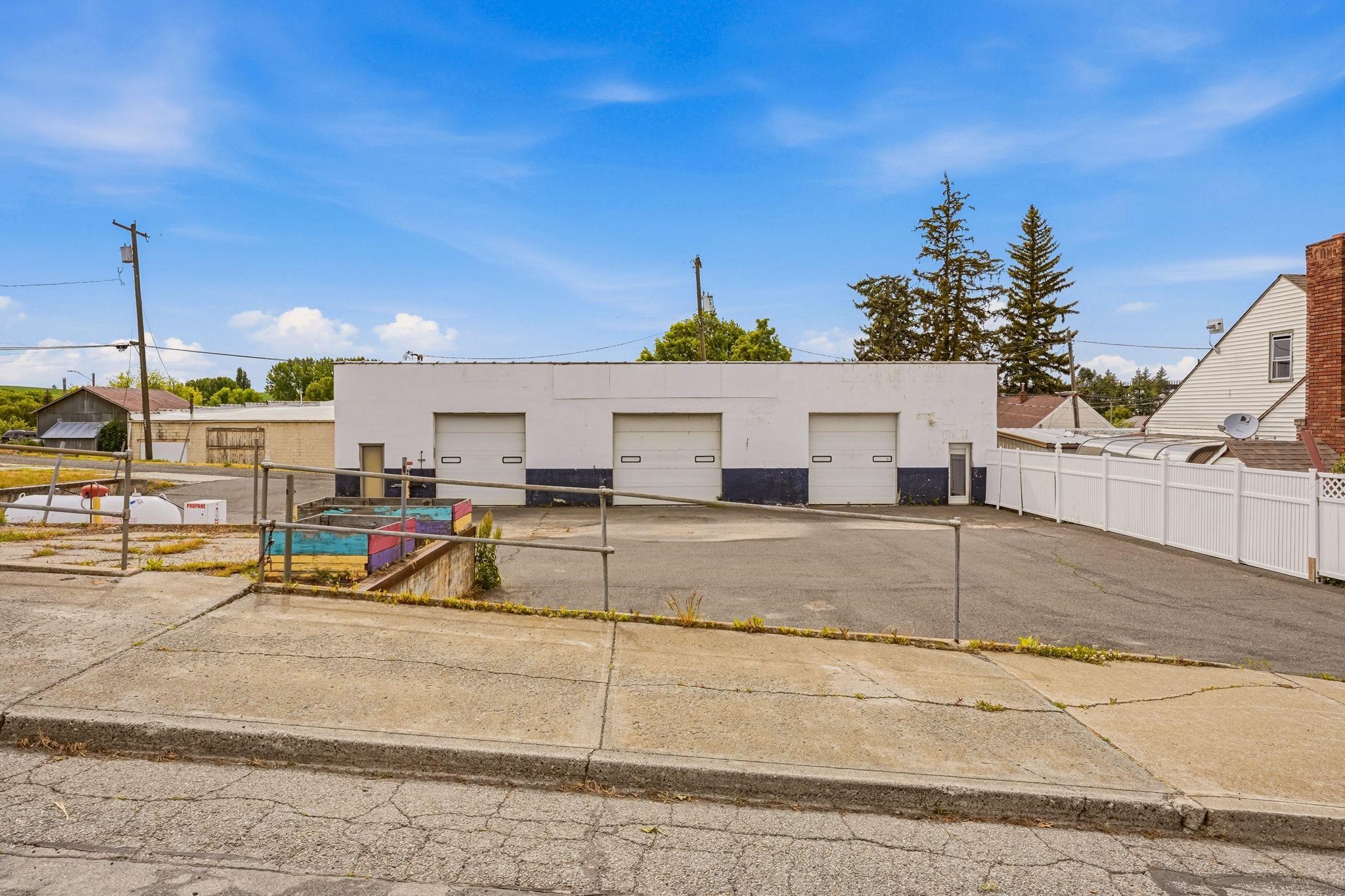223 N Crosby St - Photo 3