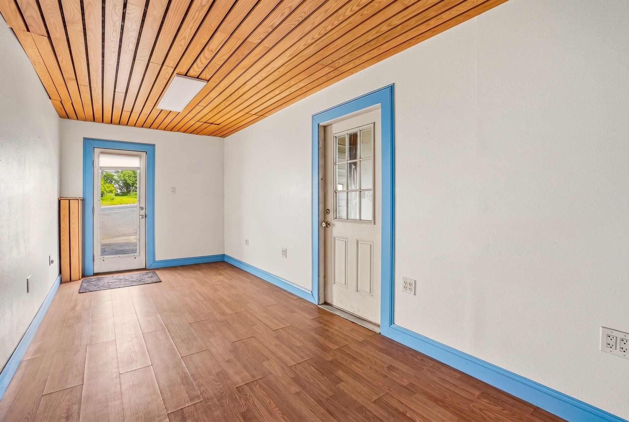 223 N Crosby St - Photo 6