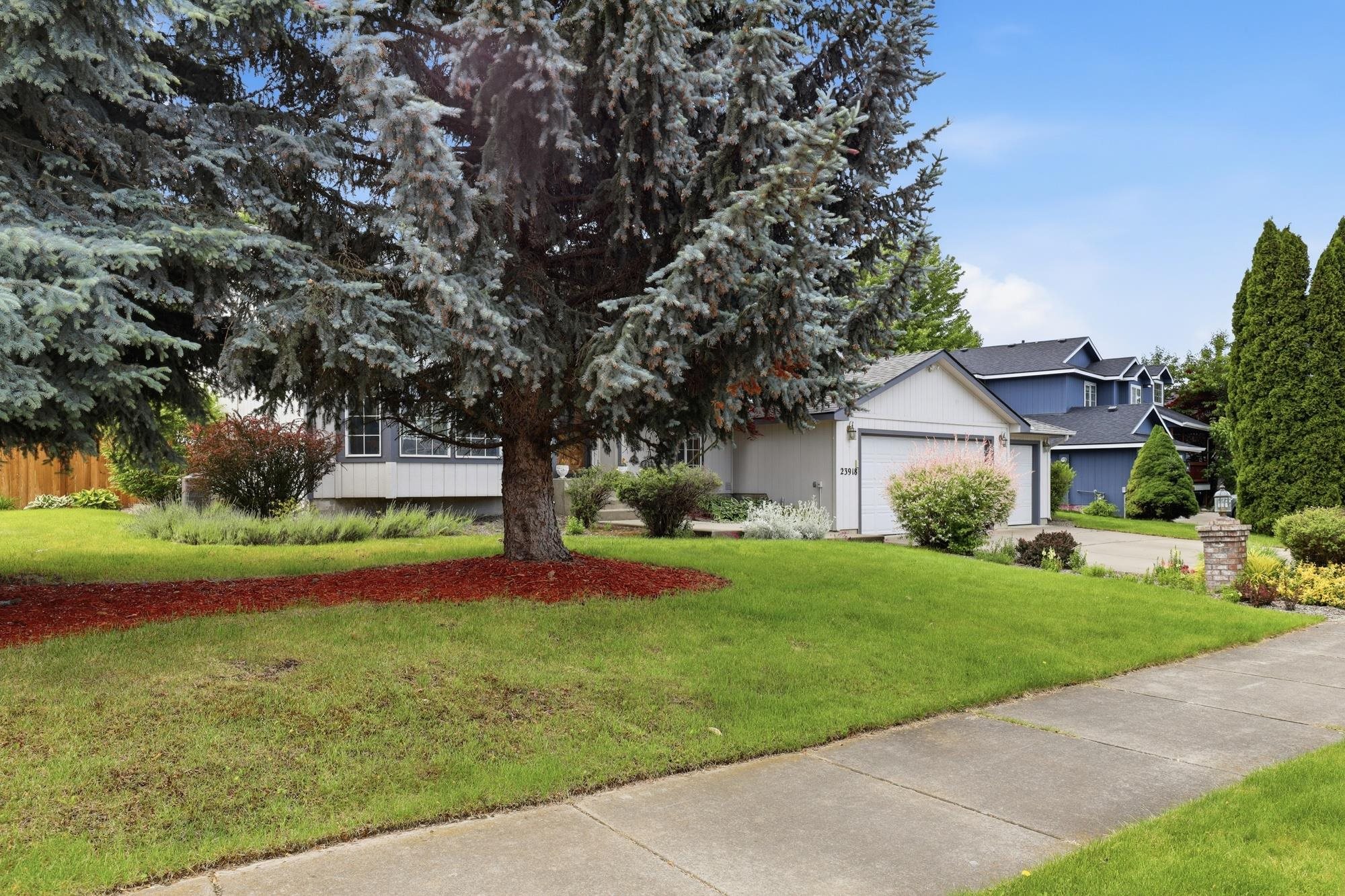 23918 E Maxwell Dr - Photo 2