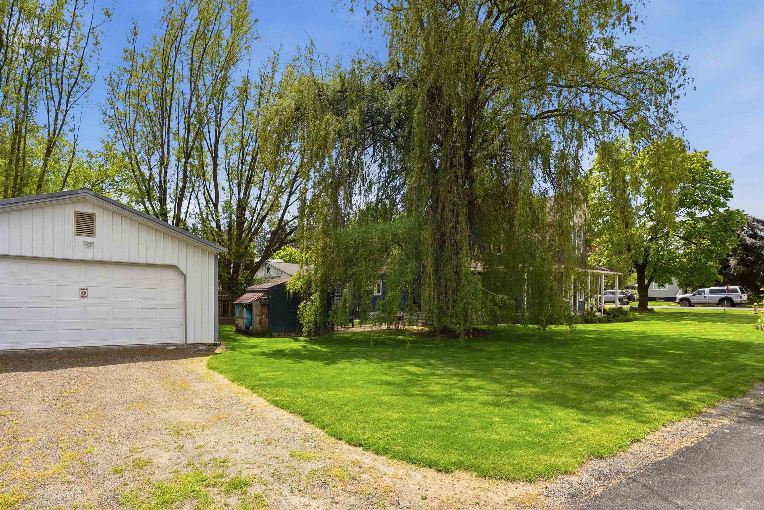233 W Pacific St - Photo 15