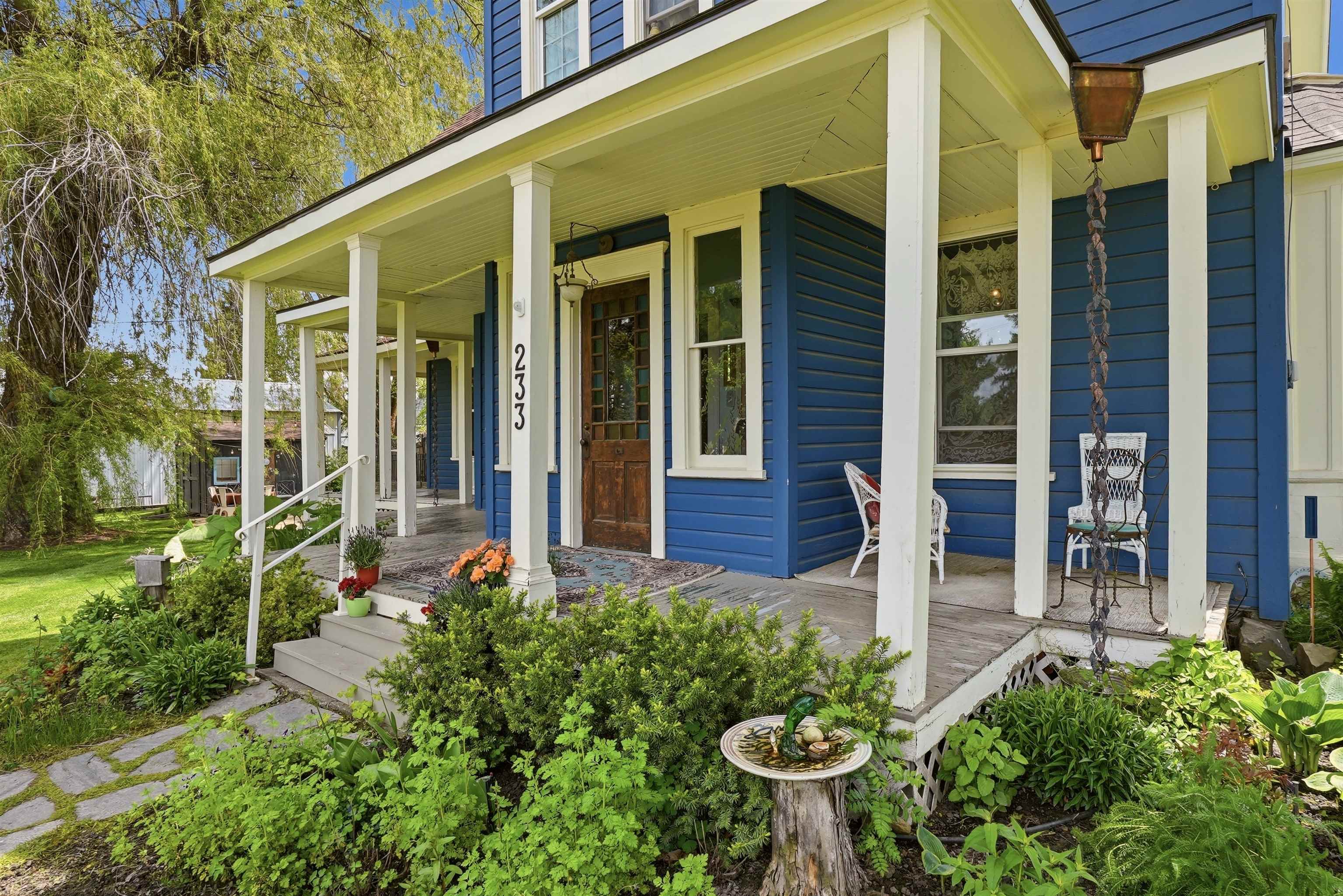 233 W Pacific St - Photo 18