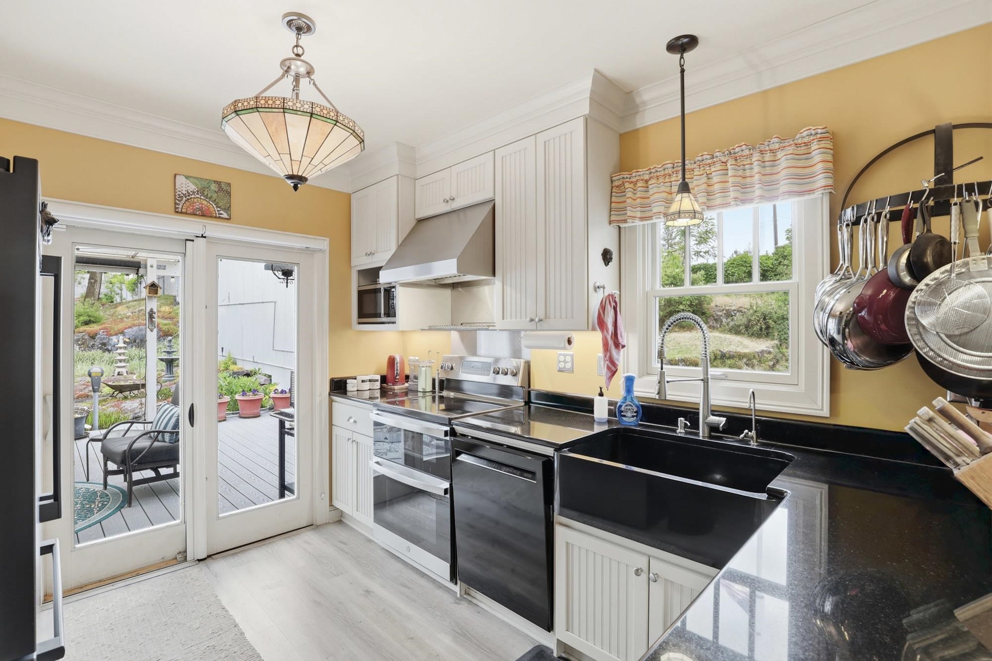 303 E 16th Ave - Photo 10