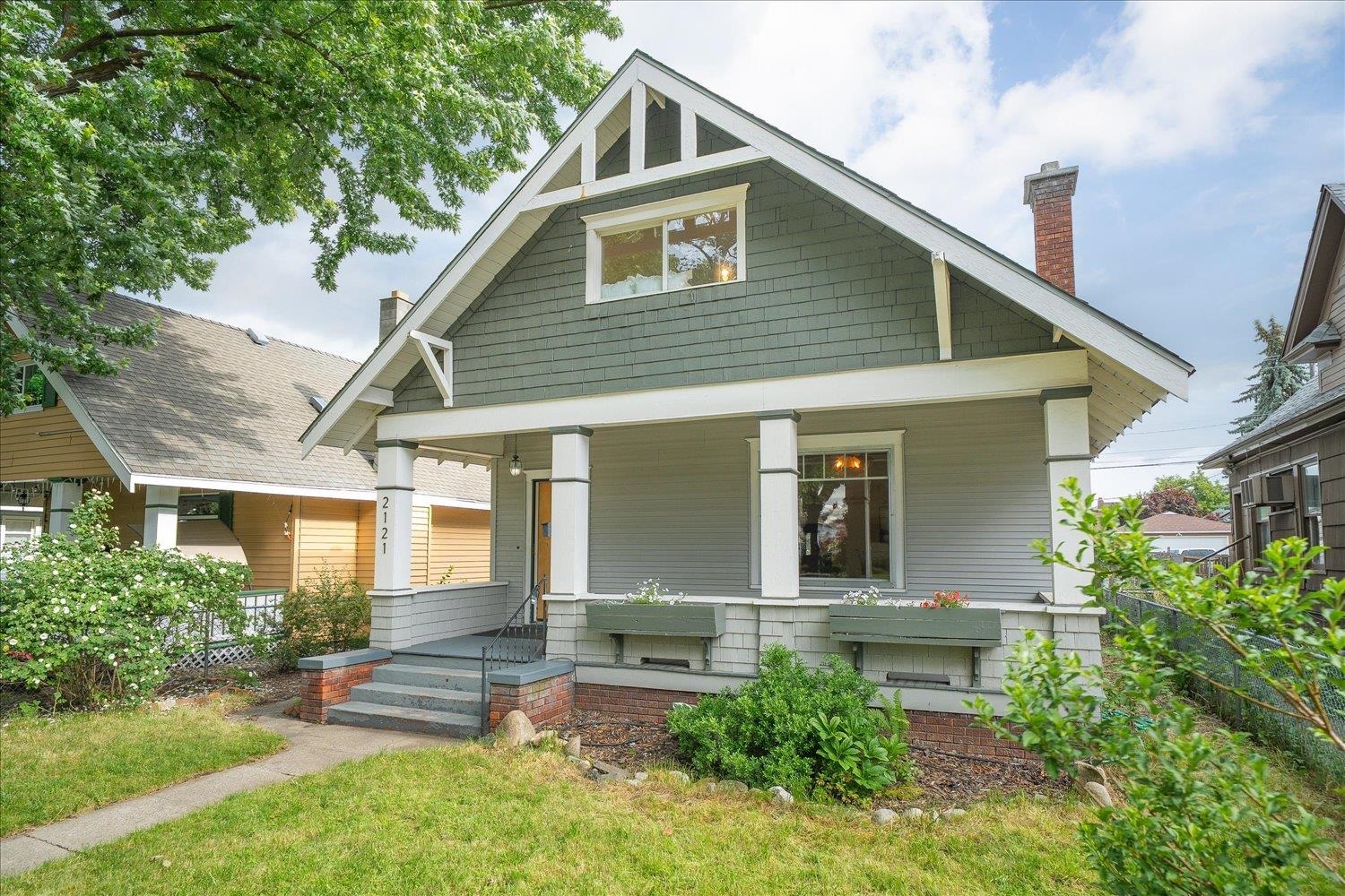 2121 W Sinto Ave - Photo 1
