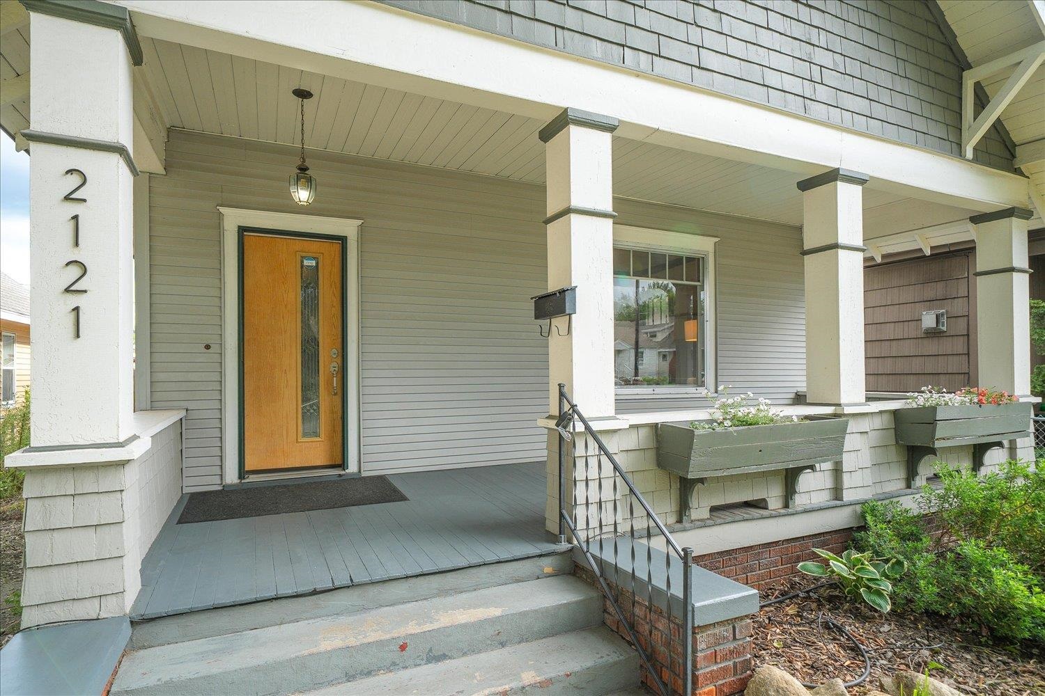 2121 W Sinto Ave - Photo 2