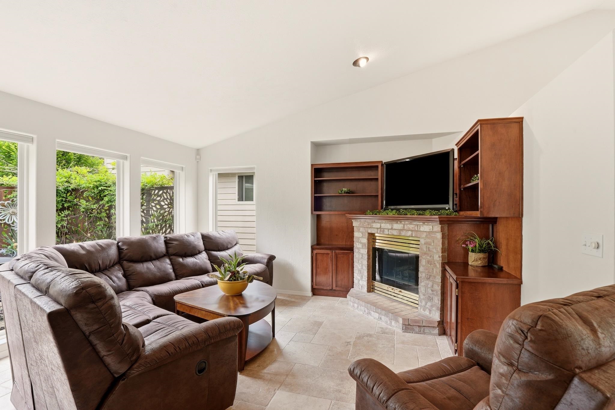 603 E Martingdale Ct - Photo 6