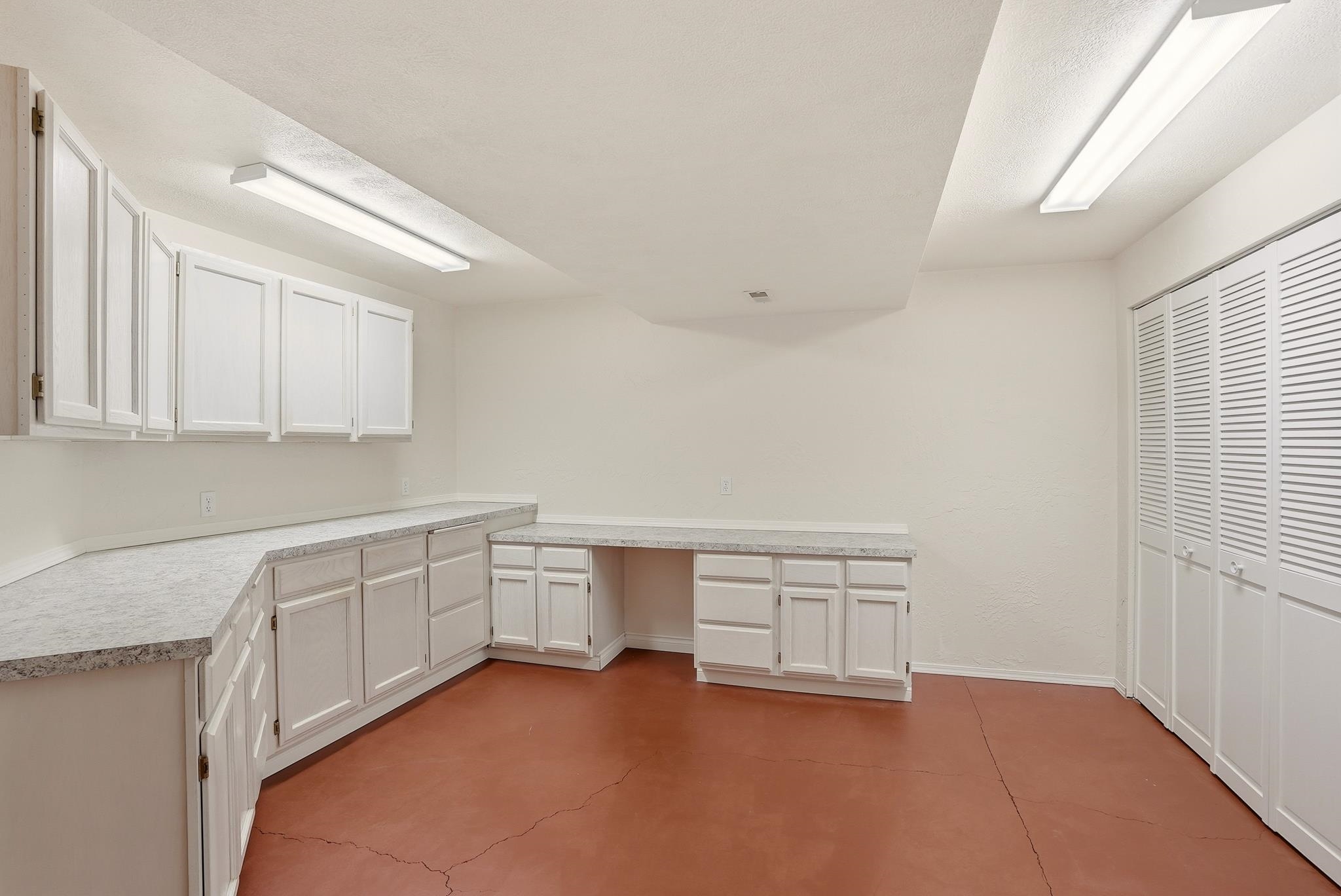 603 E Martingdale Ct - Photo 40