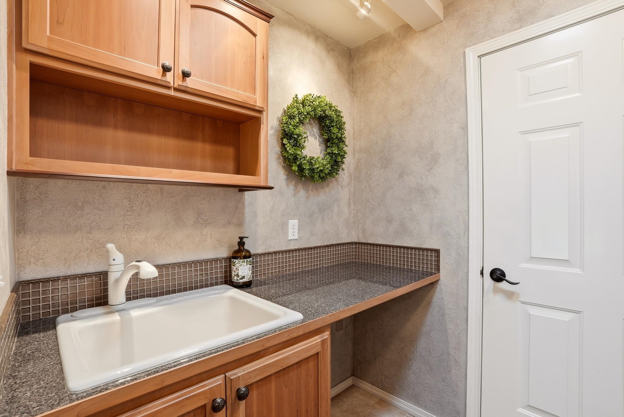 603 E Martingdale Ct - Photo 33