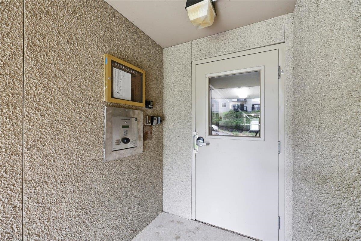 1418 W 6TH Ave - Photo 2