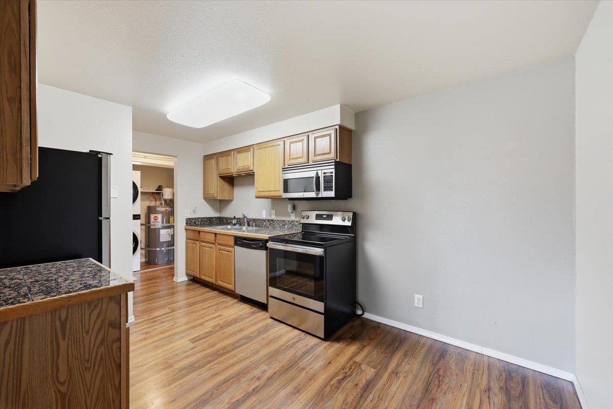 1418 W 6TH Ave - Photo 8
