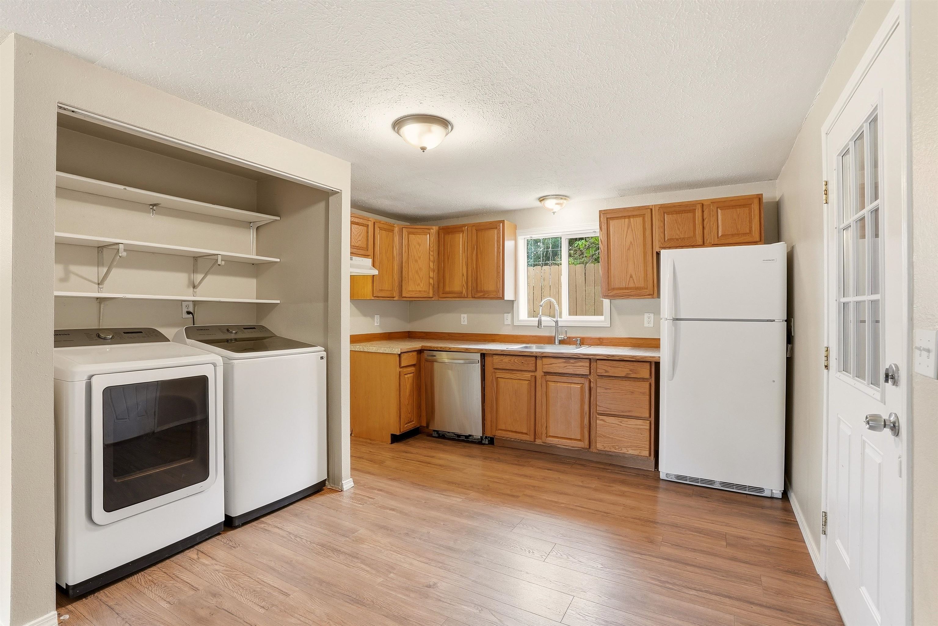 104 N Colville Rd - Photo 7