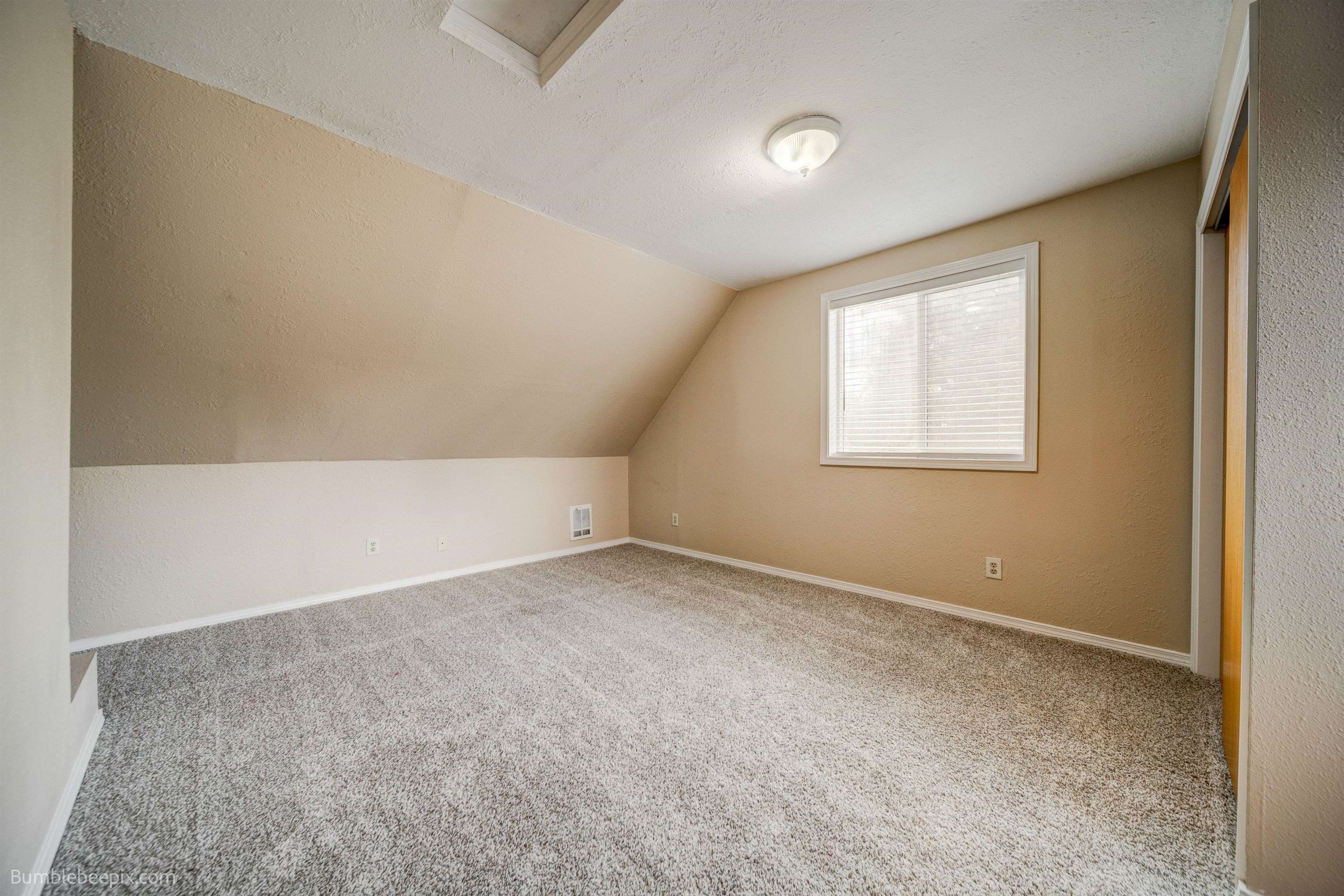 104 N Colville Rd - Photo 32