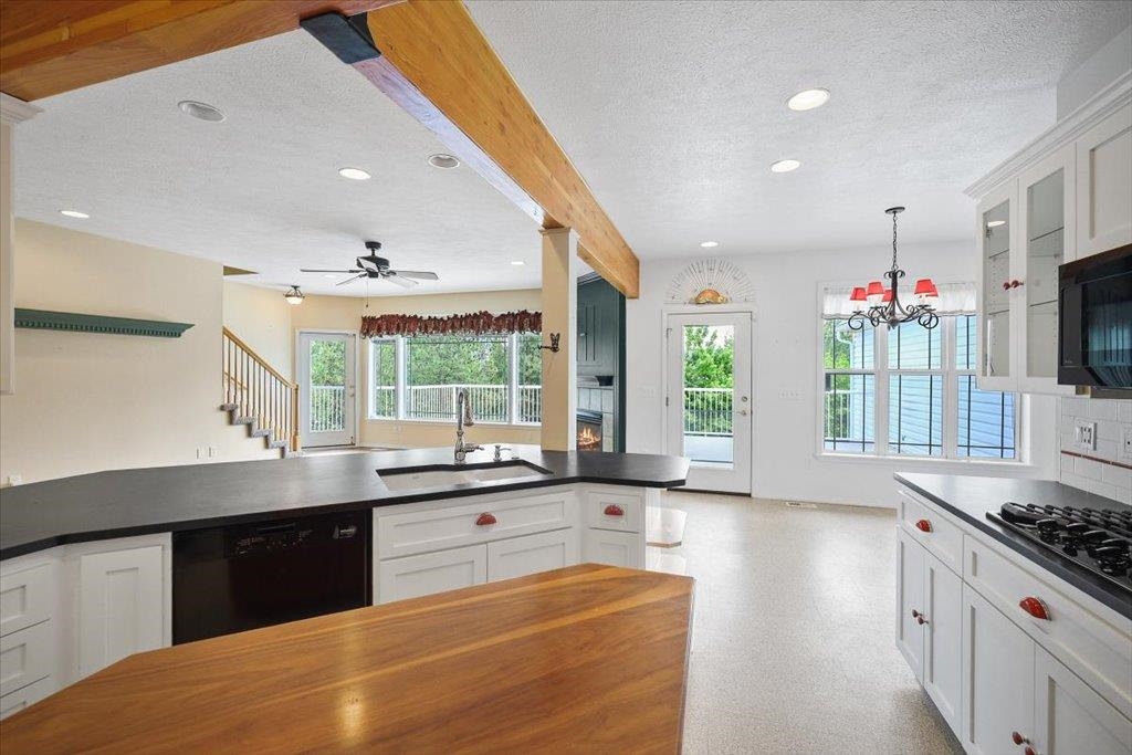 8704 N MALVERN Rd - Photo 12